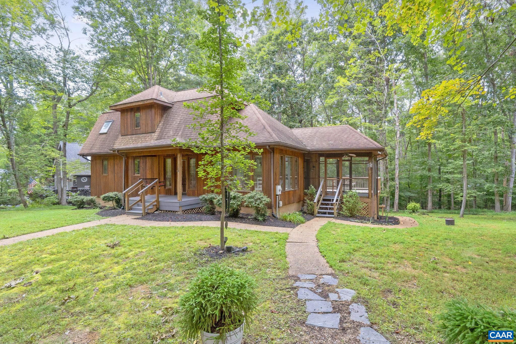 LAKE MONTICELLO - Residential