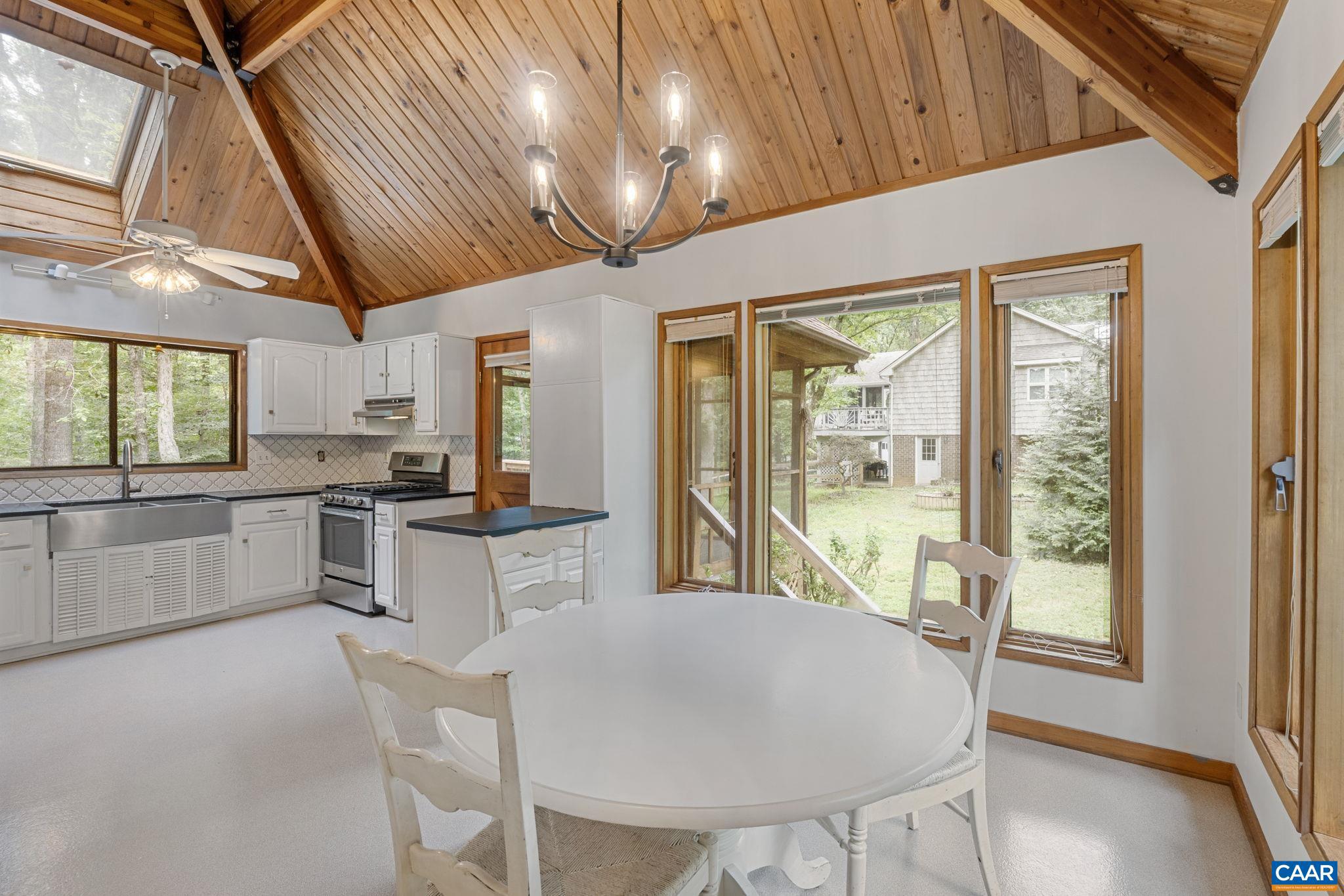 LAKE MONTICELLO - Residential