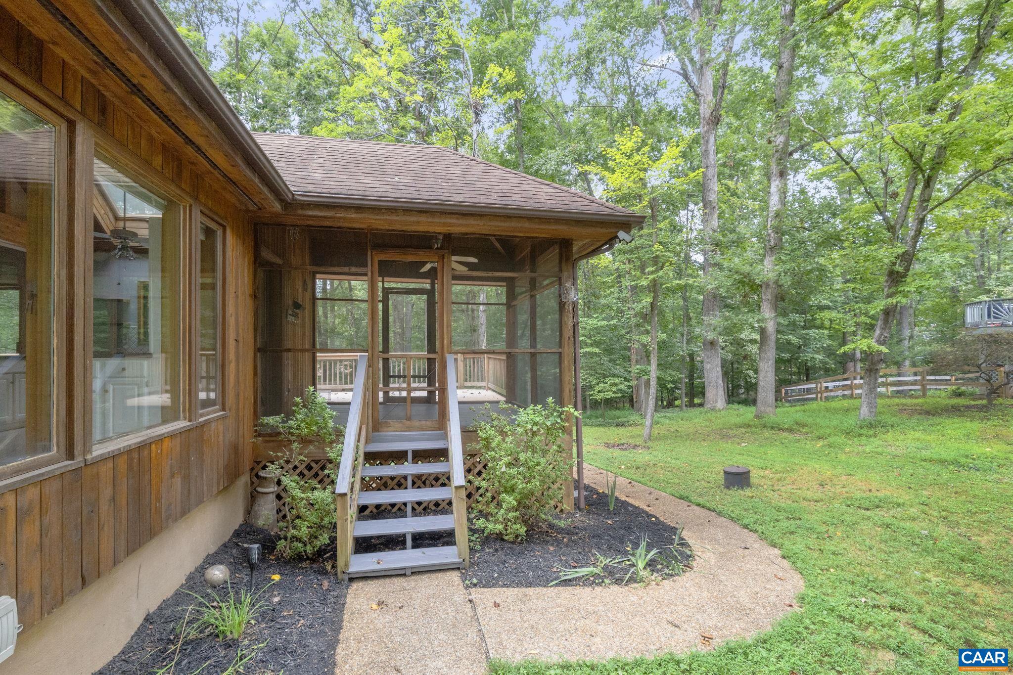 LAKE MONTICELLO - Residential