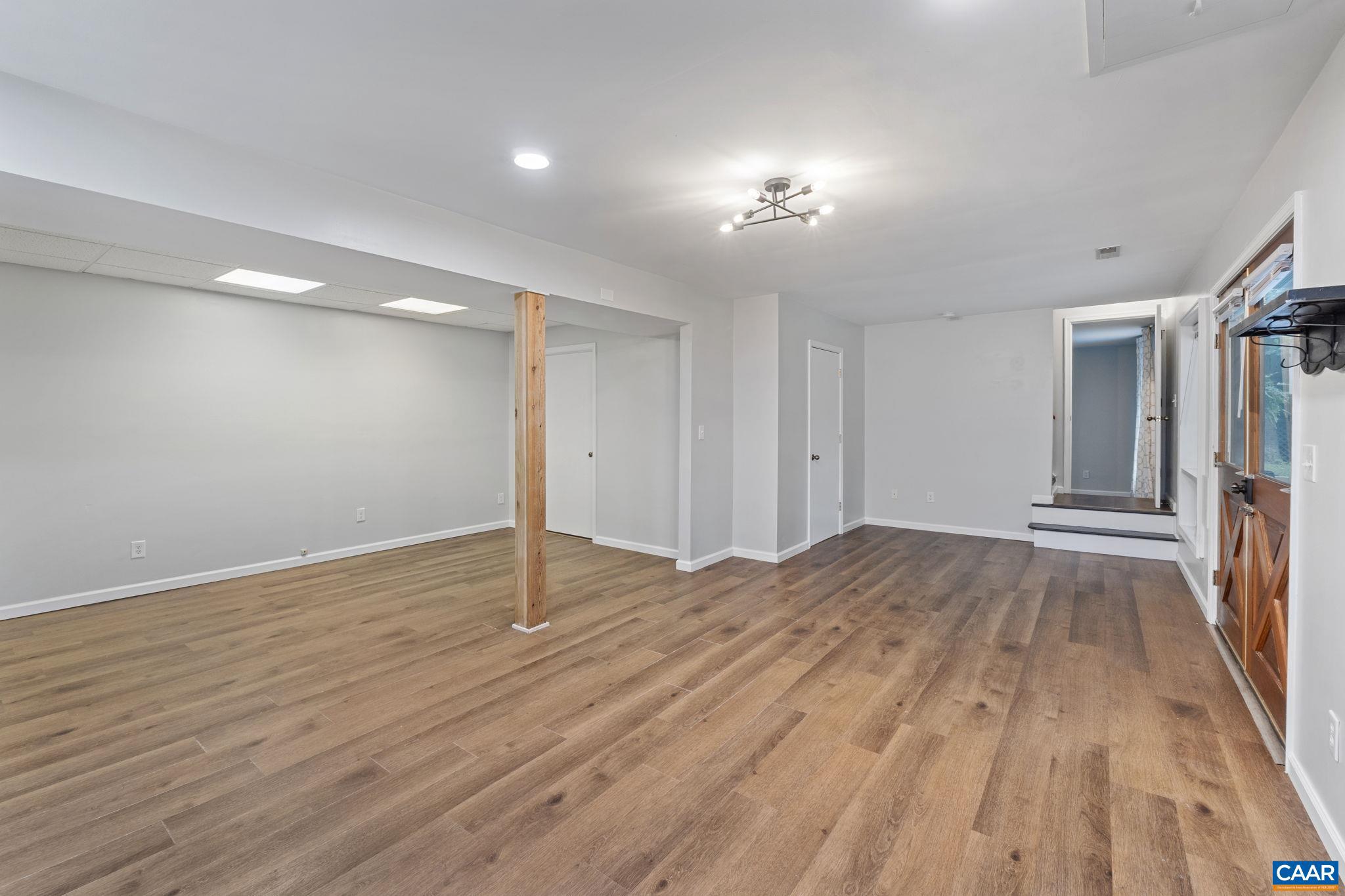 LAKE MONTICELLO - Residential