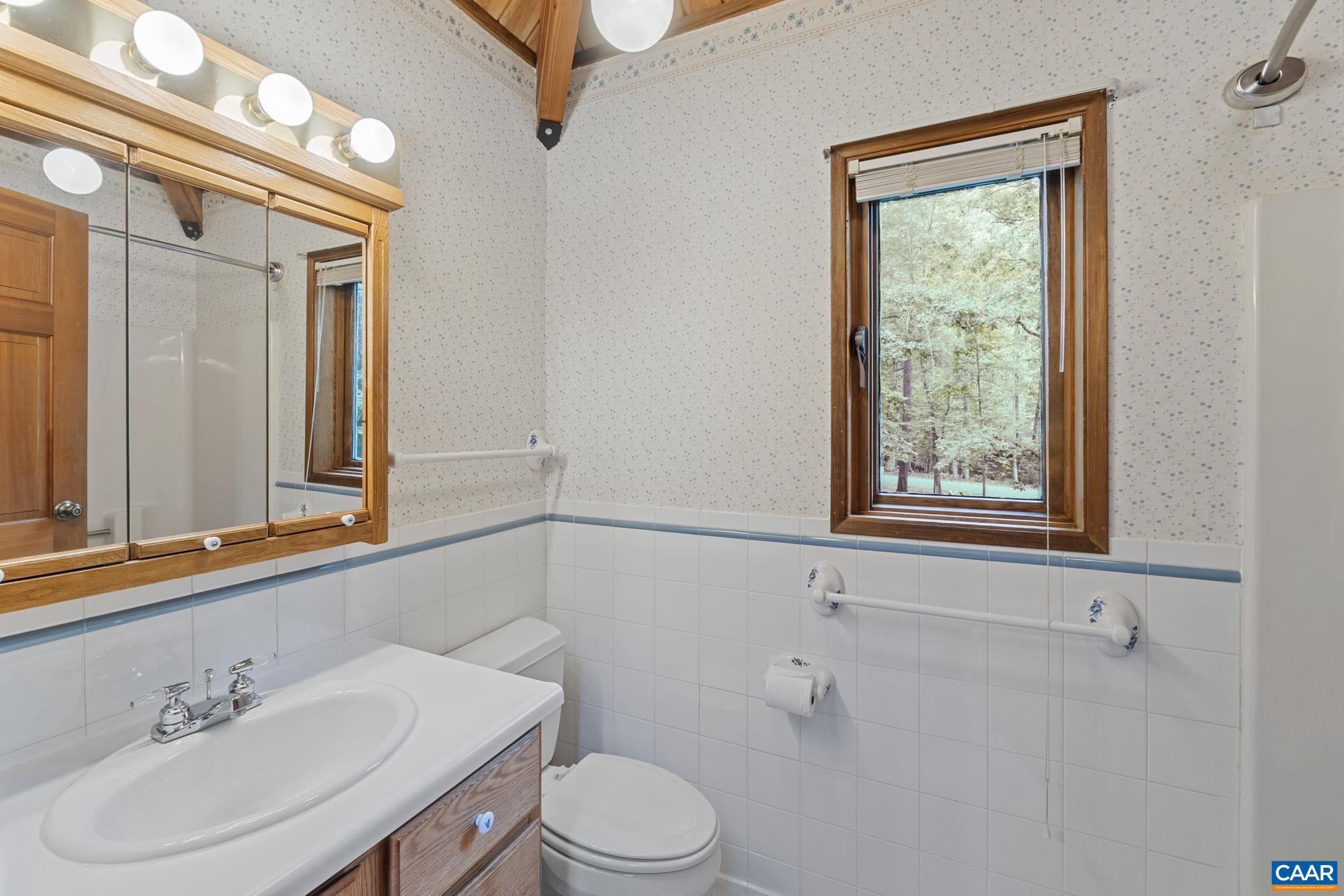 LAKE MONTICELLO - Residential