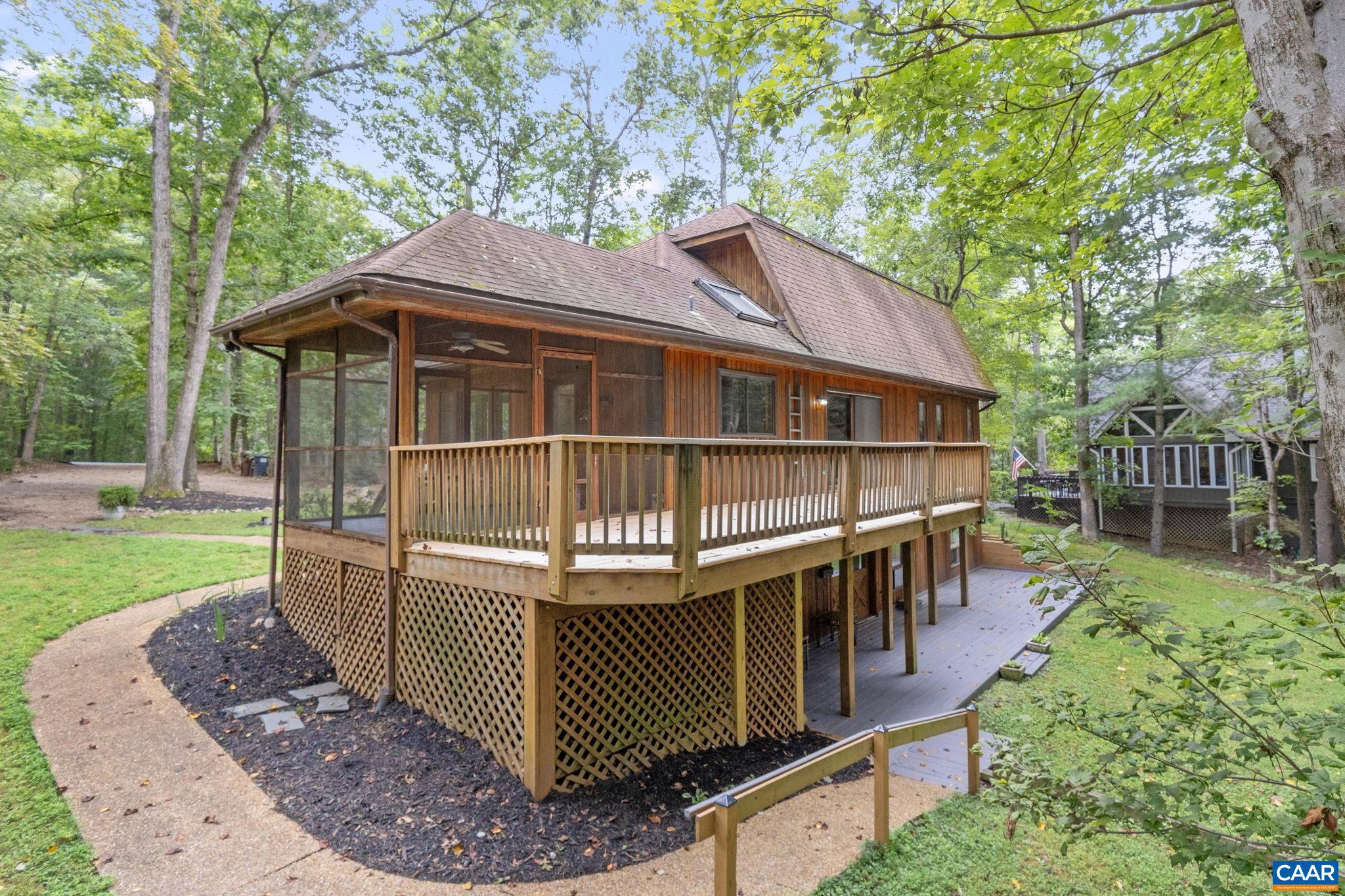 LAKE MONTICELLO - Residential