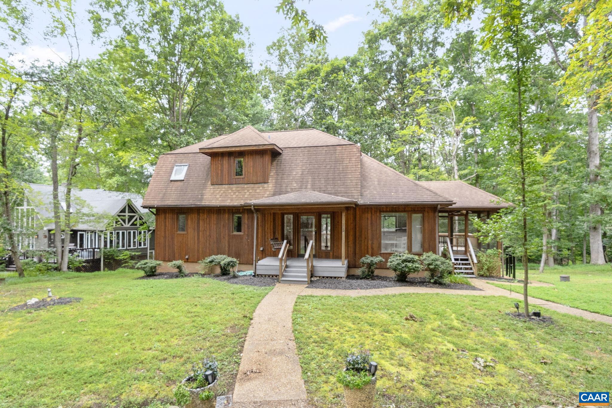 LAKE MONTICELLO - Residential