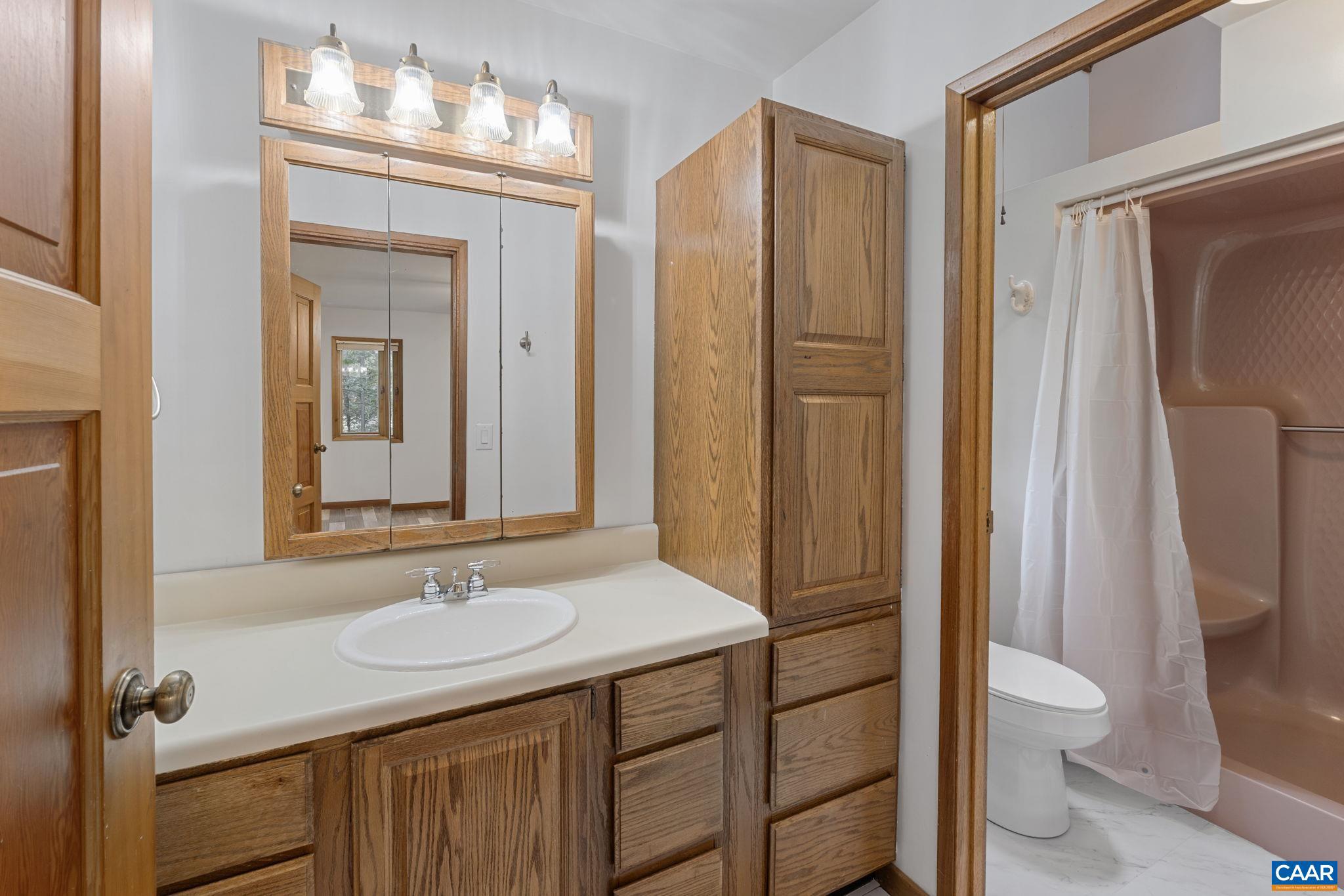 LAKE MONTICELLO - Residential