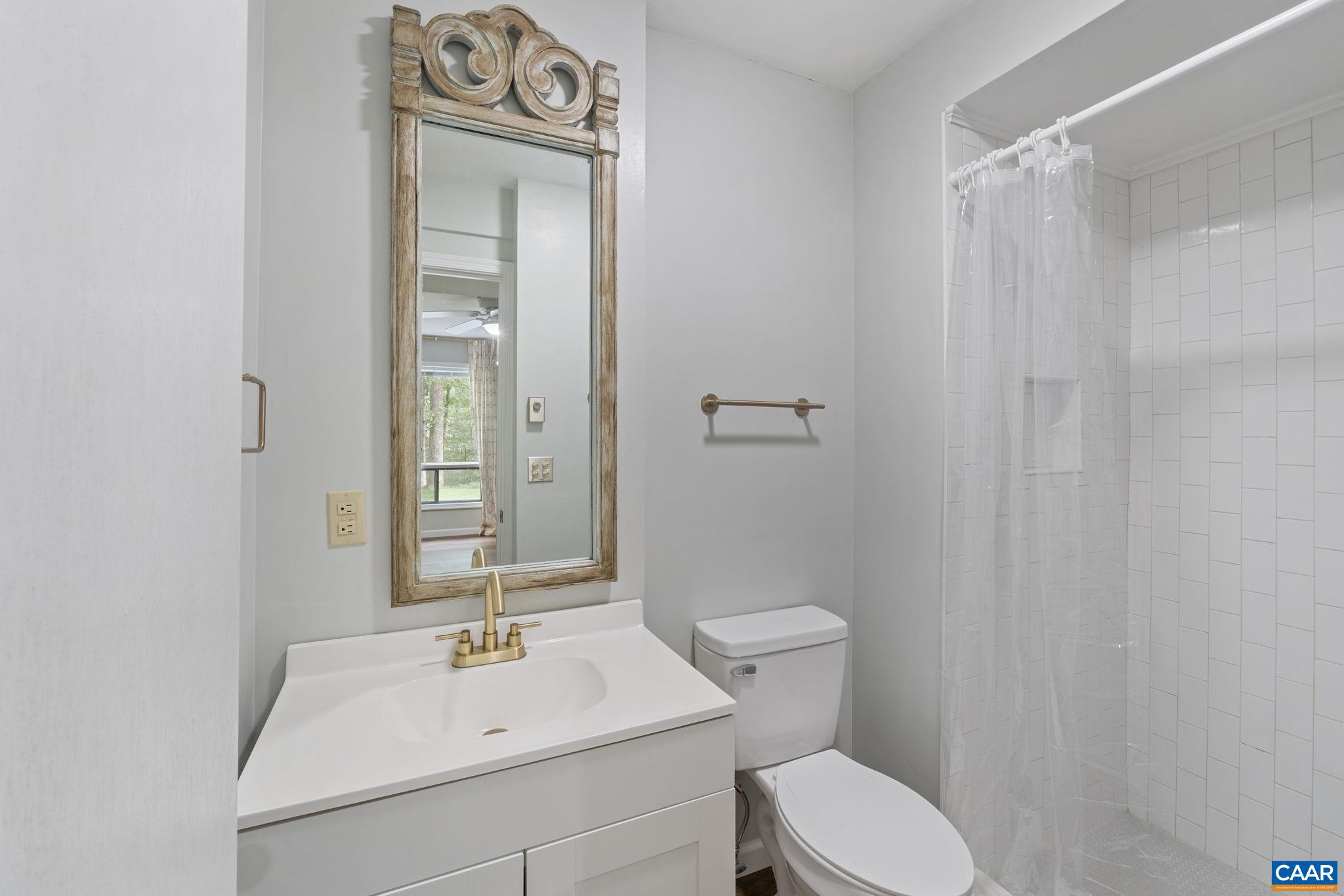 LAKE MONTICELLO - Residential