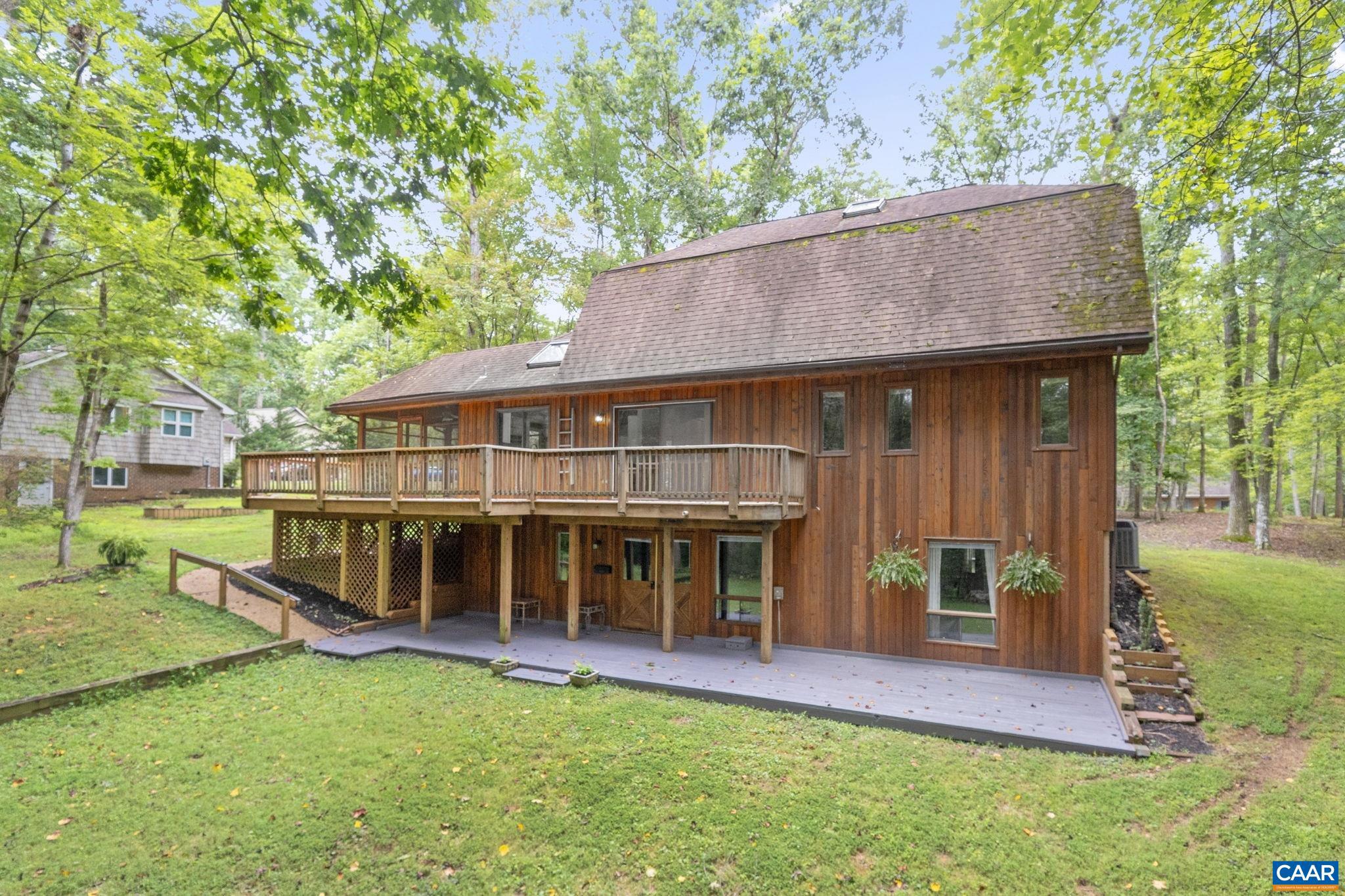 LAKE MONTICELLO - Residential