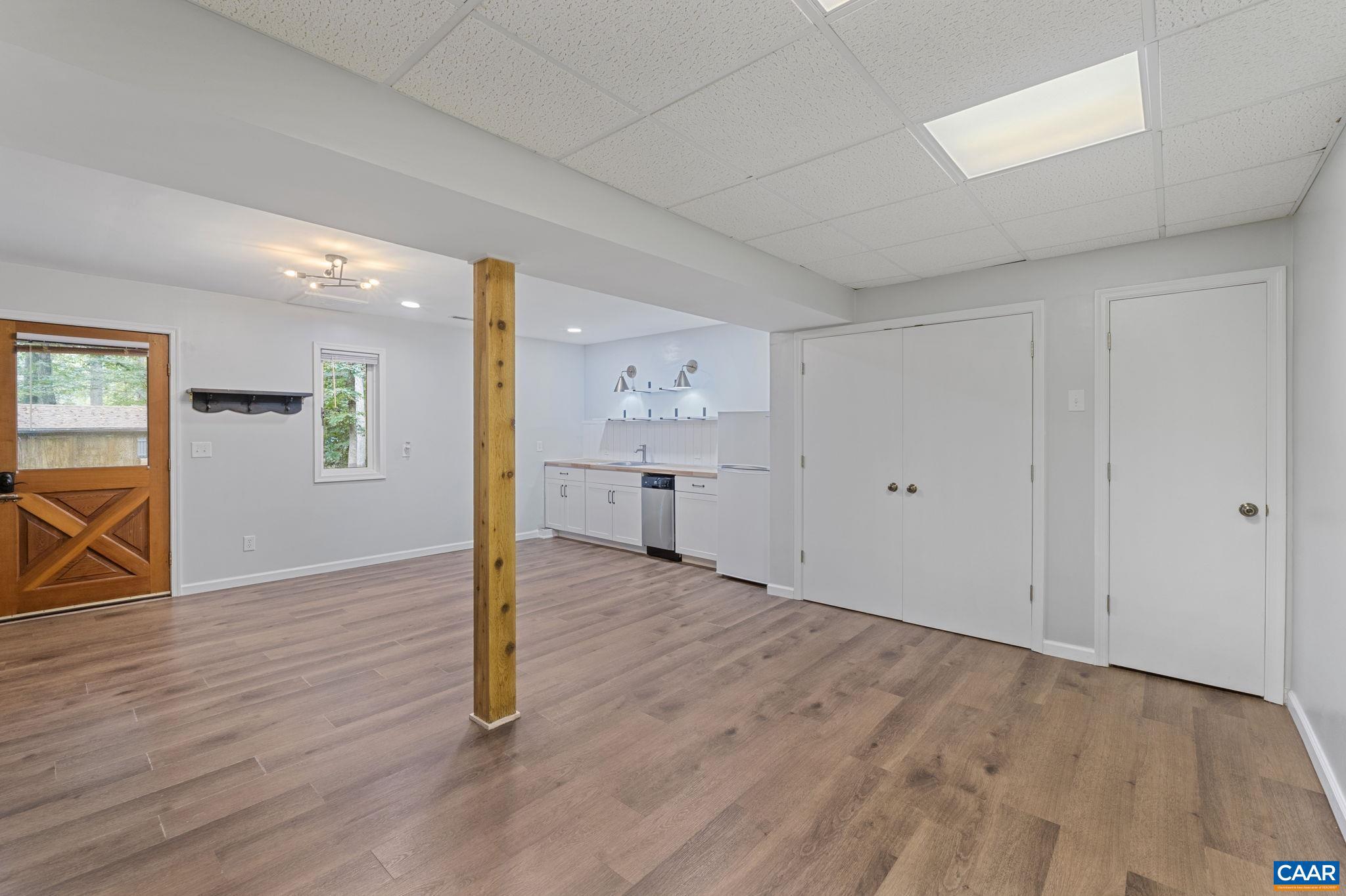 LAKE MONTICELLO - Residential