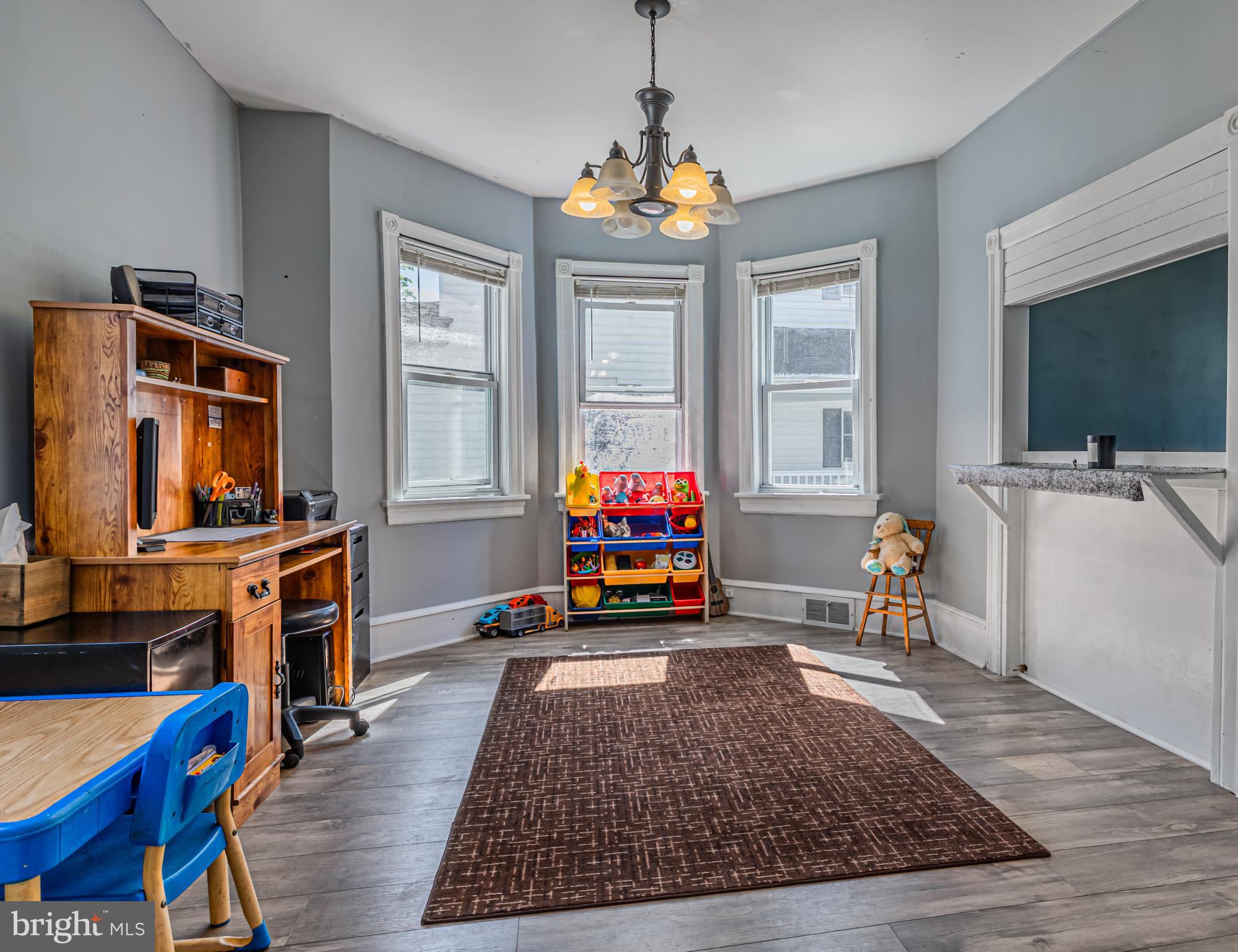 312 W PLEASANT STREET