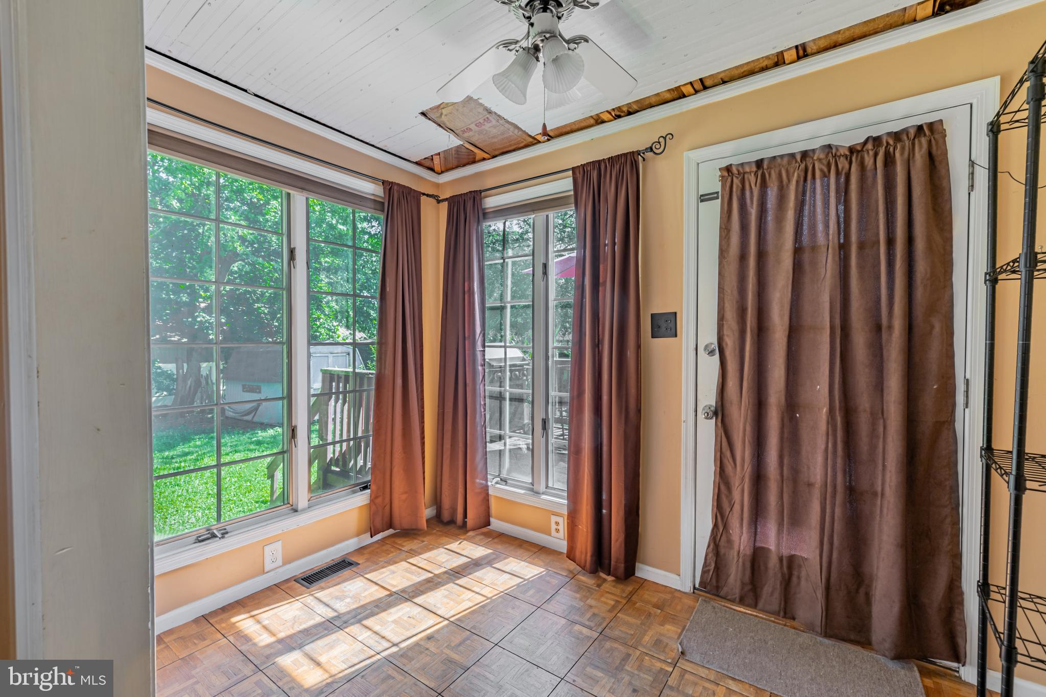 312 W PLEASANT STREET
