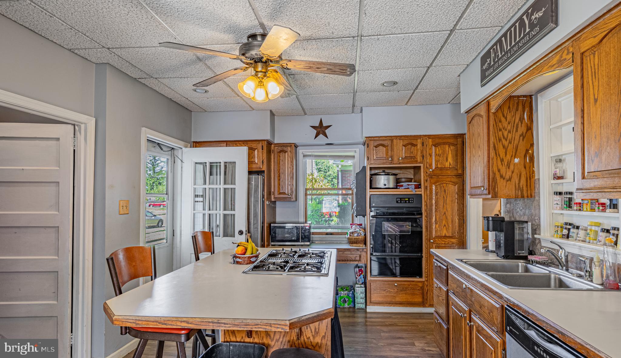 312 W PLEASANT STREET