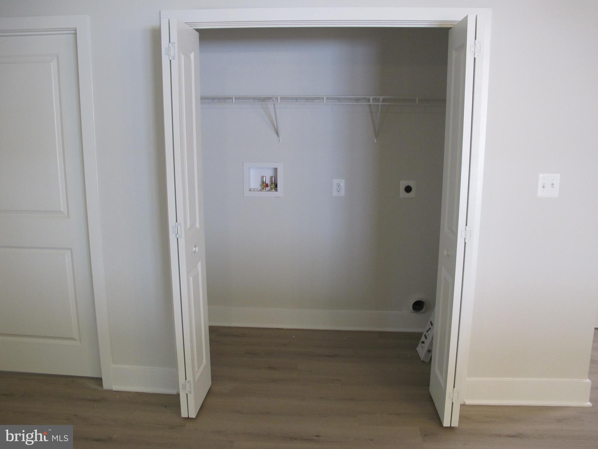 CLASSIC SHORES - Residential