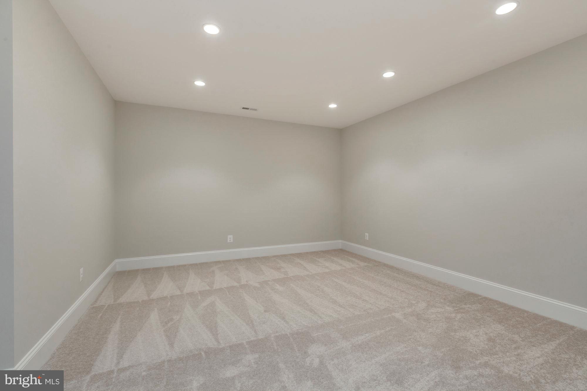 WEST LANGLEY - Residential