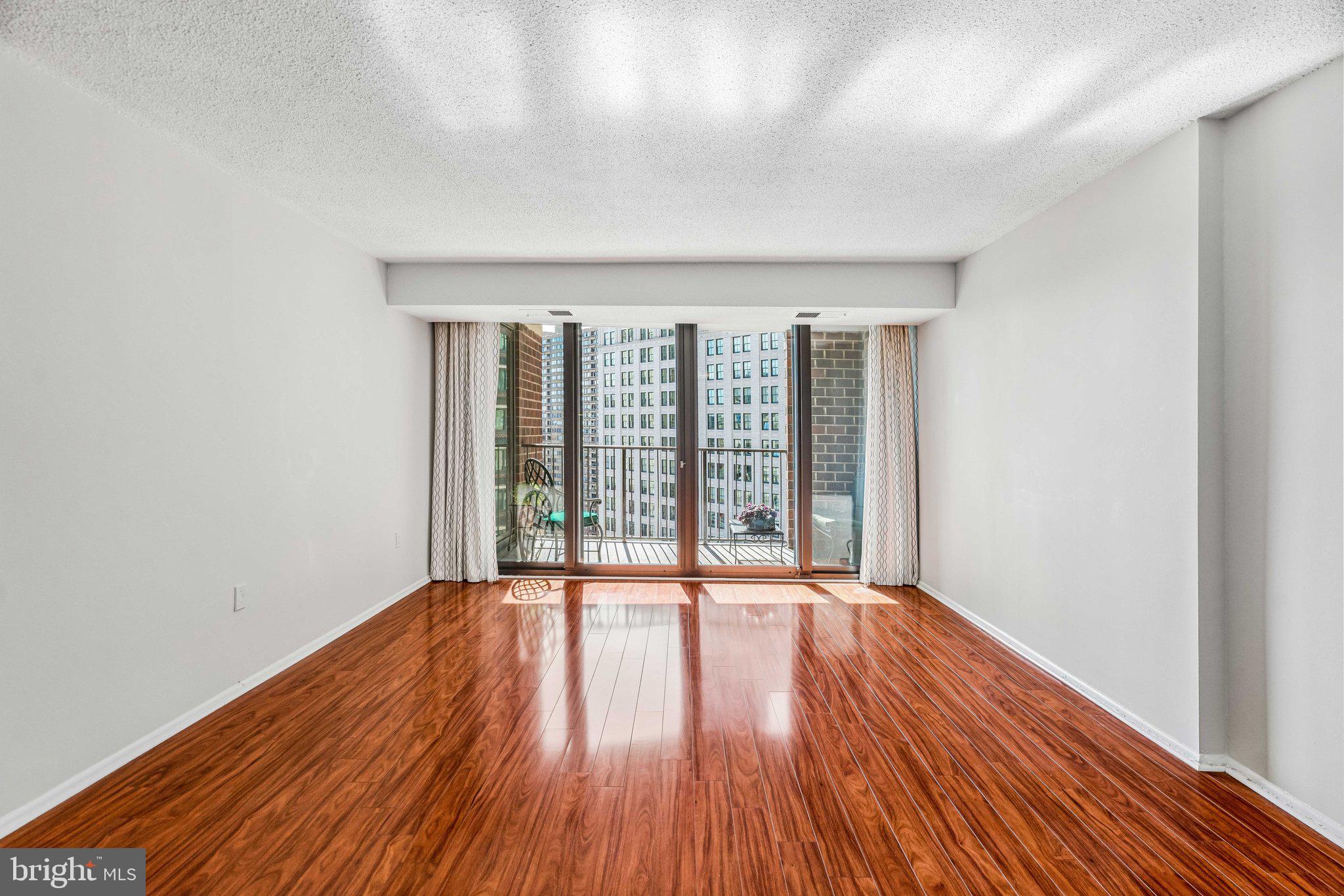 1420 LOCUST STREET 00 18D
