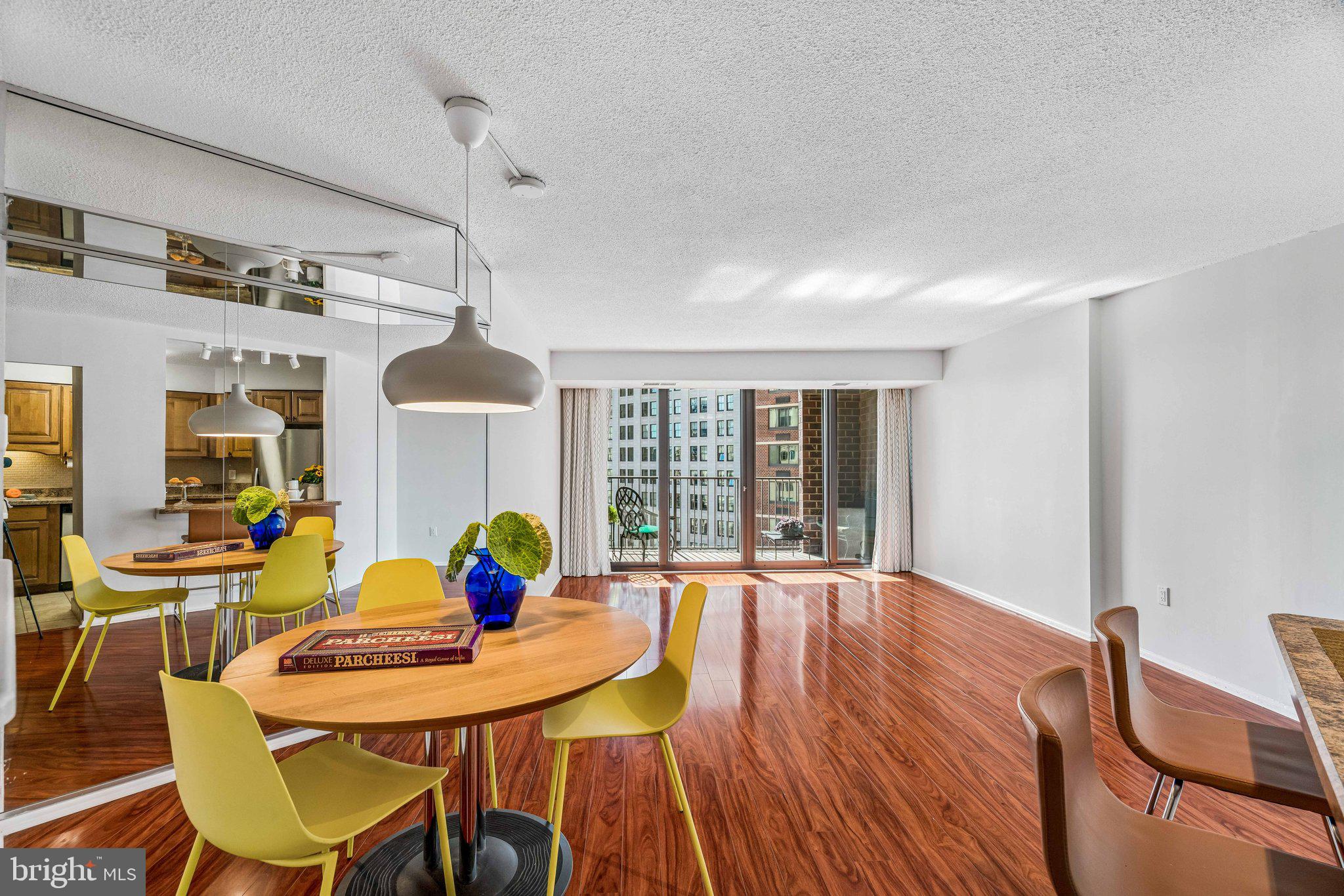 1420 LOCUST STREET 00 18D
