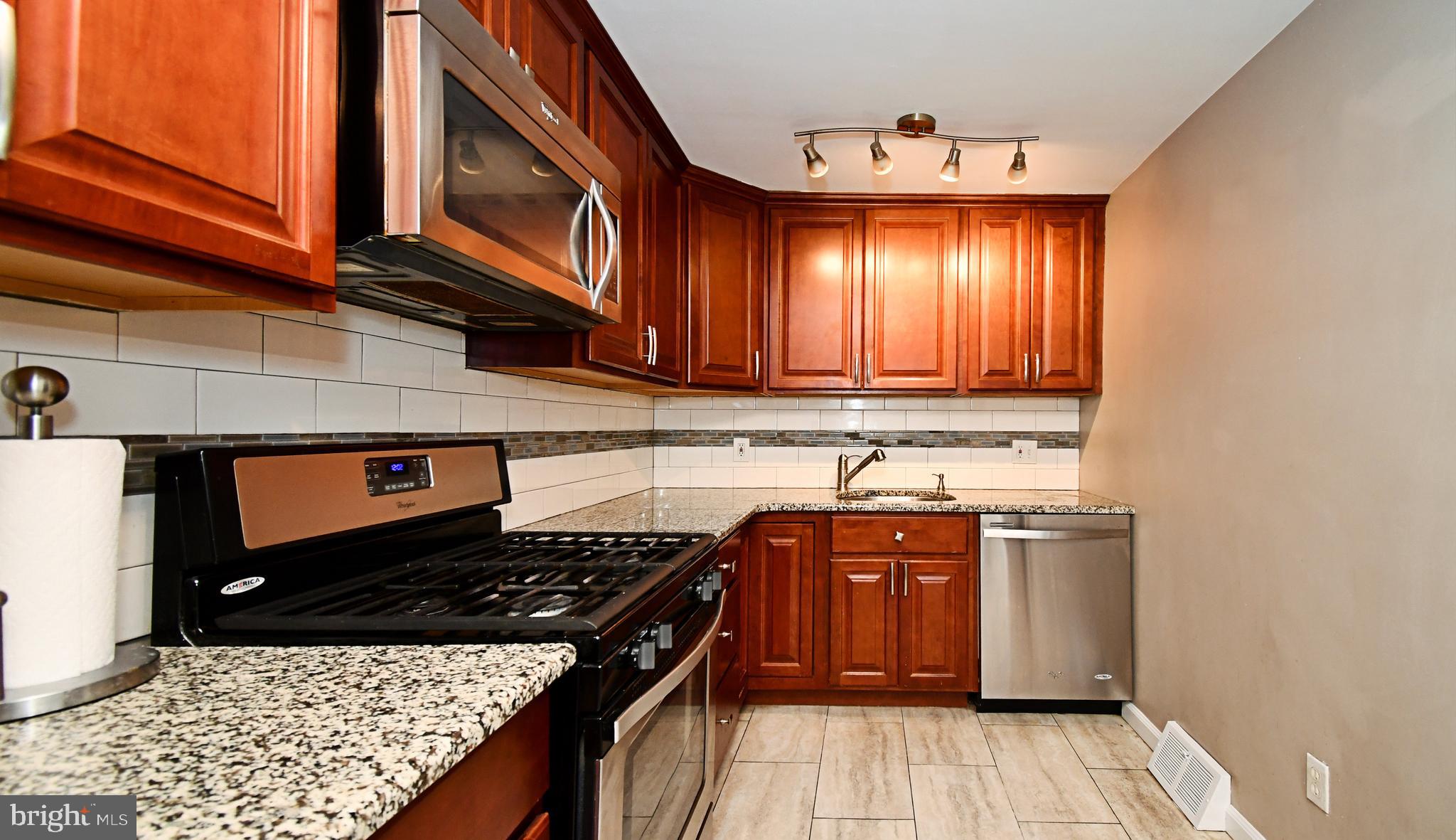 NORRISTOWN - Residential