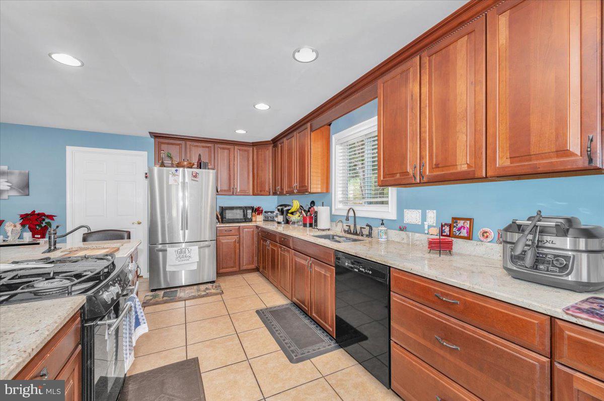 LAKE LINGANORE - Residential