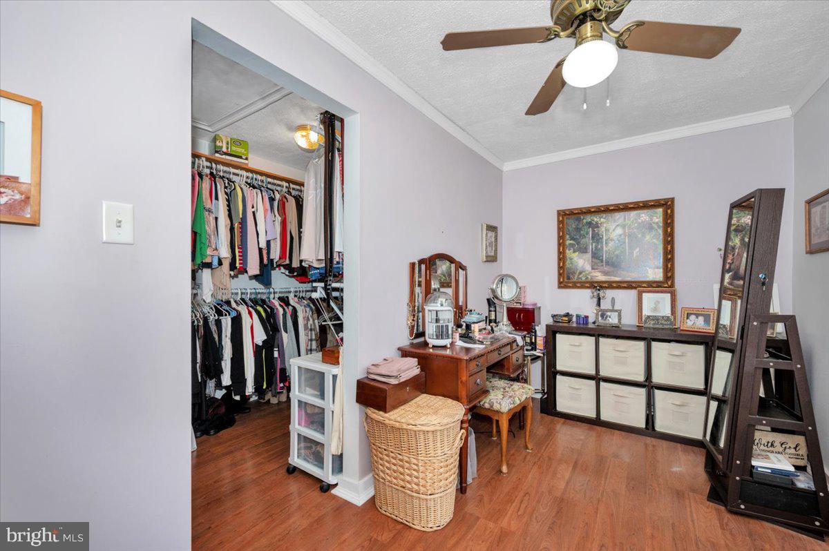 LAKE LINGANORE - Residential