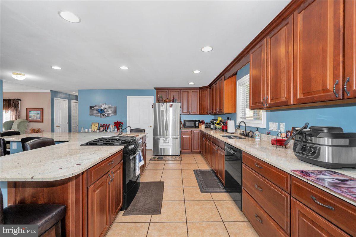 LAKE LINGANORE - Residential