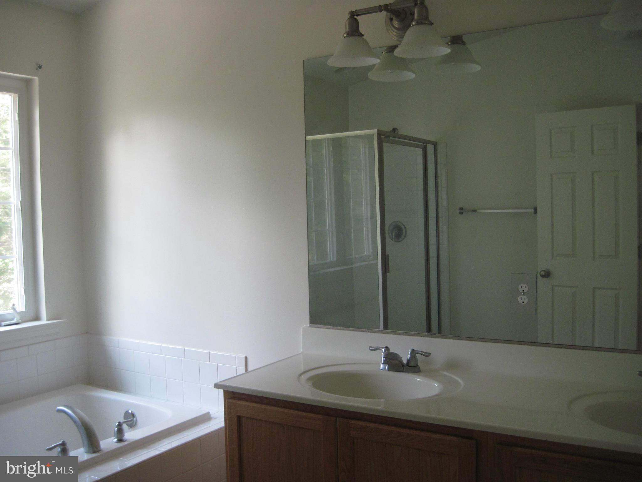 BEVERLY HILLS - Residential Lease