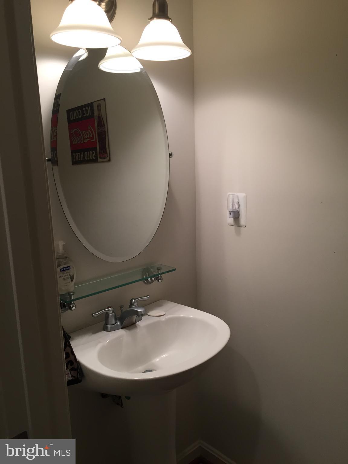 BEVERLY HILLS - Residential Lease