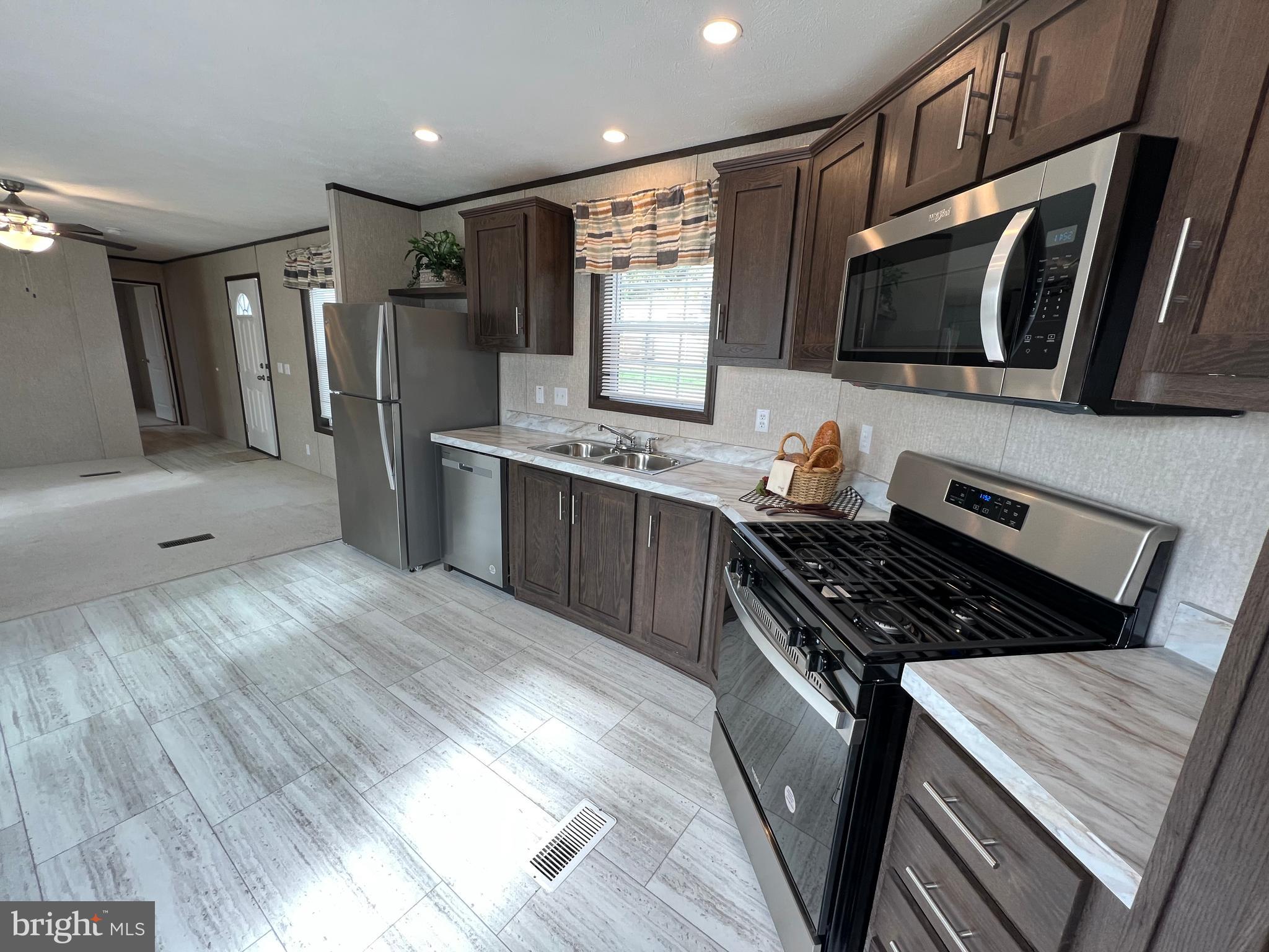 BROOKSIDE MOBILE HOME PK - Residential