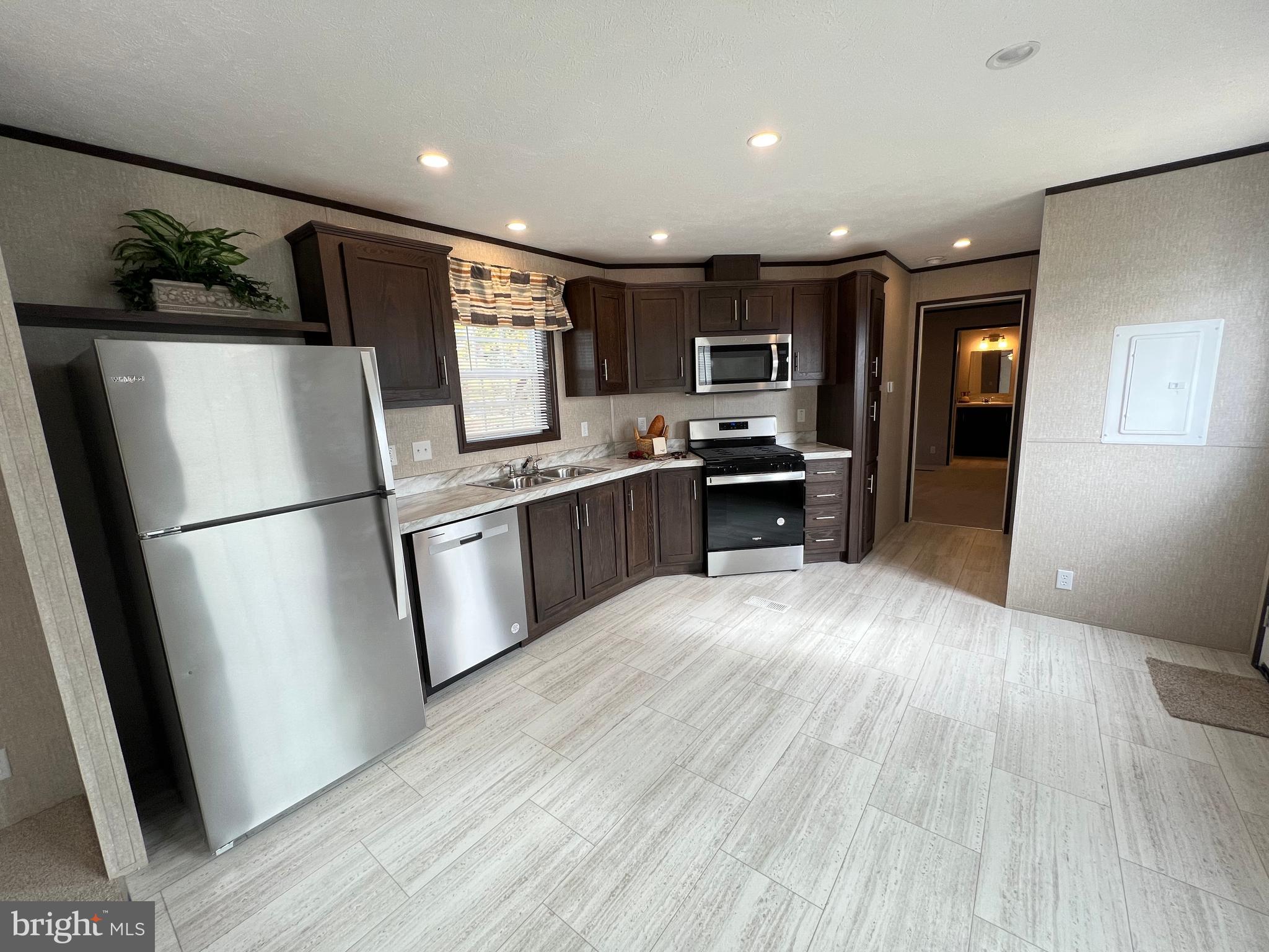 BROOKSIDE MOBILE HOME PK - Residential