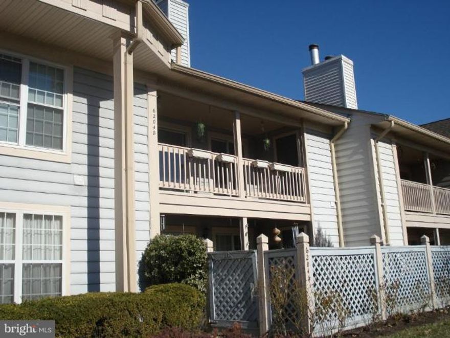 Well kept condo in the heart of Kingstowne. Surrounded by shopping, metro and public transportation. Perfect for DC, Ft. Belvoir, Quantico commutes.  2 Bedrooms and 2 Full Baths, large walk-in closet. Family room with fireplace. Water is included. Washer/Dryer in home.  Large deck with additional master bedroom entrance. Pets=casebycase. MUST-SEE Call with any questions.  THANKS!