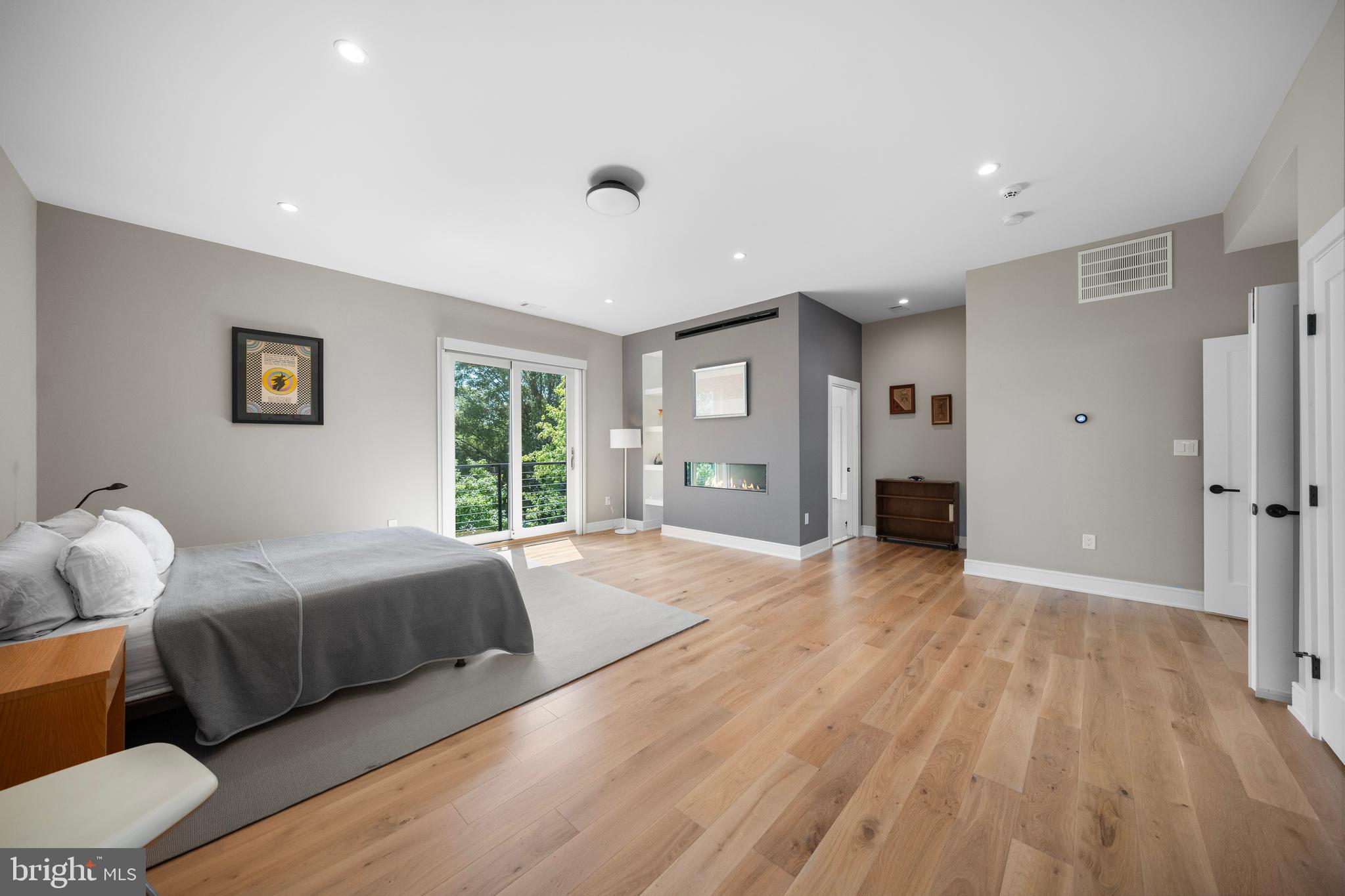 BROYHILLS MCLEAN ESTATES - Residential