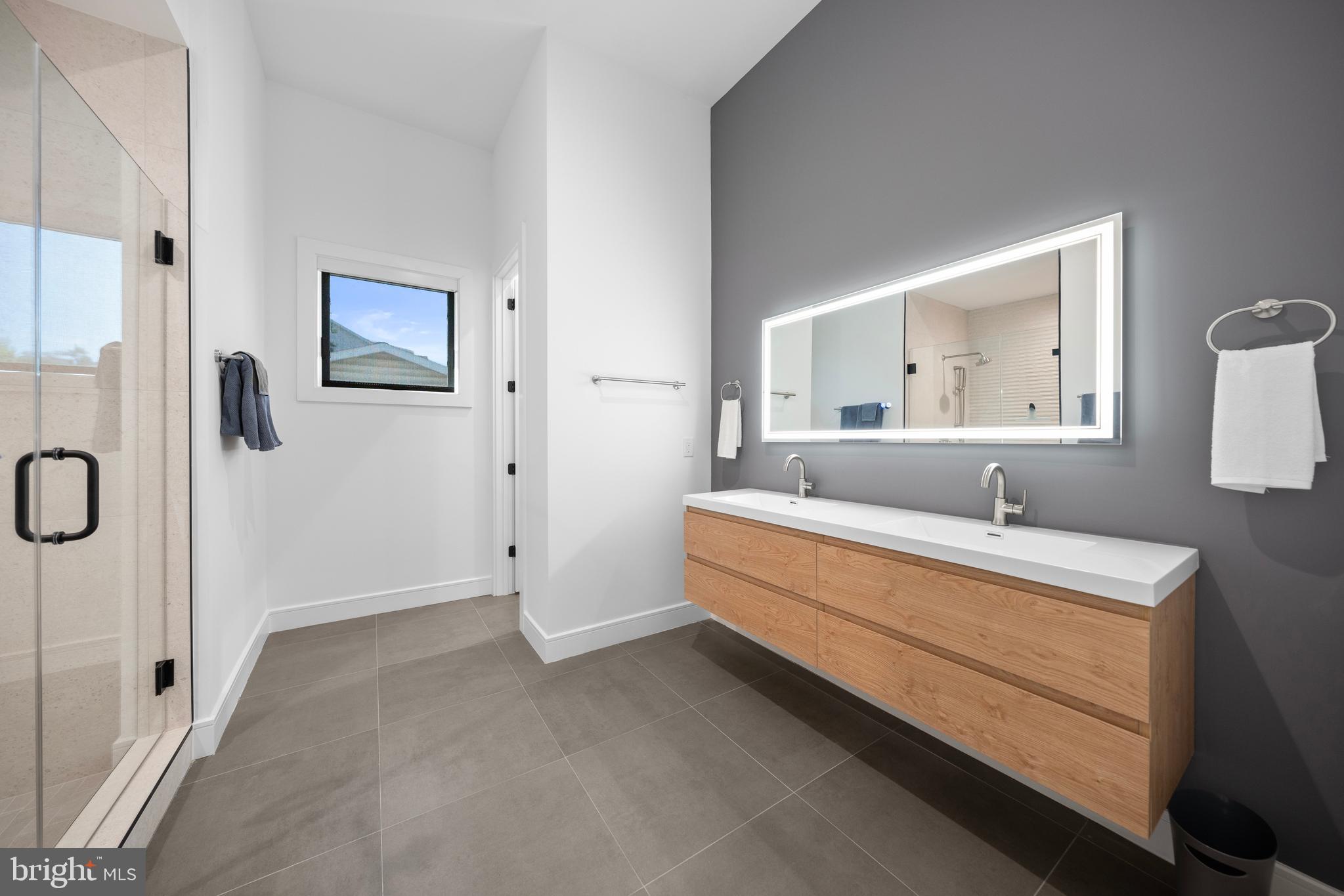 BROYHILLS MCLEAN ESTATES - Residential