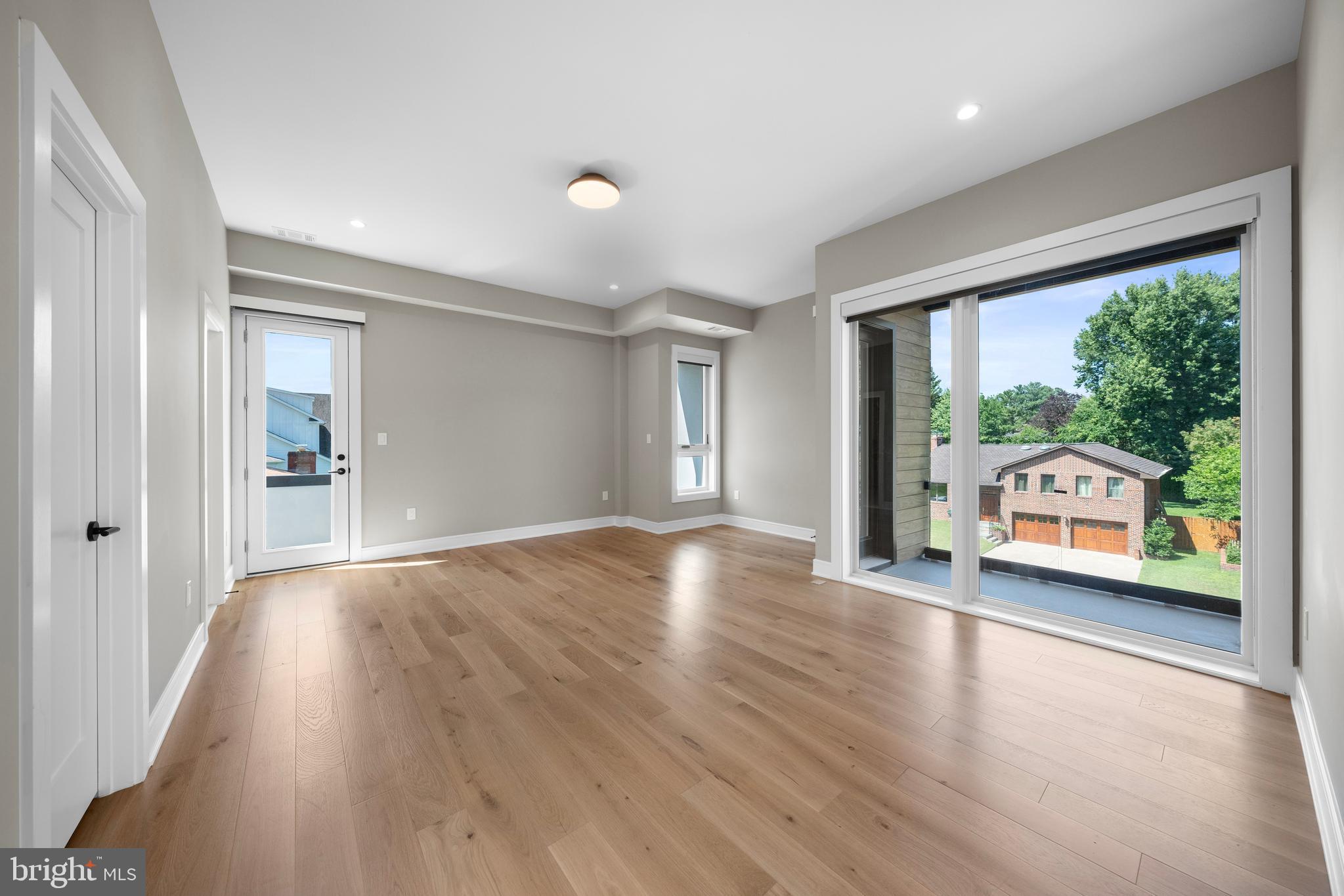 BROYHILLS MCLEAN ESTATES - Residential