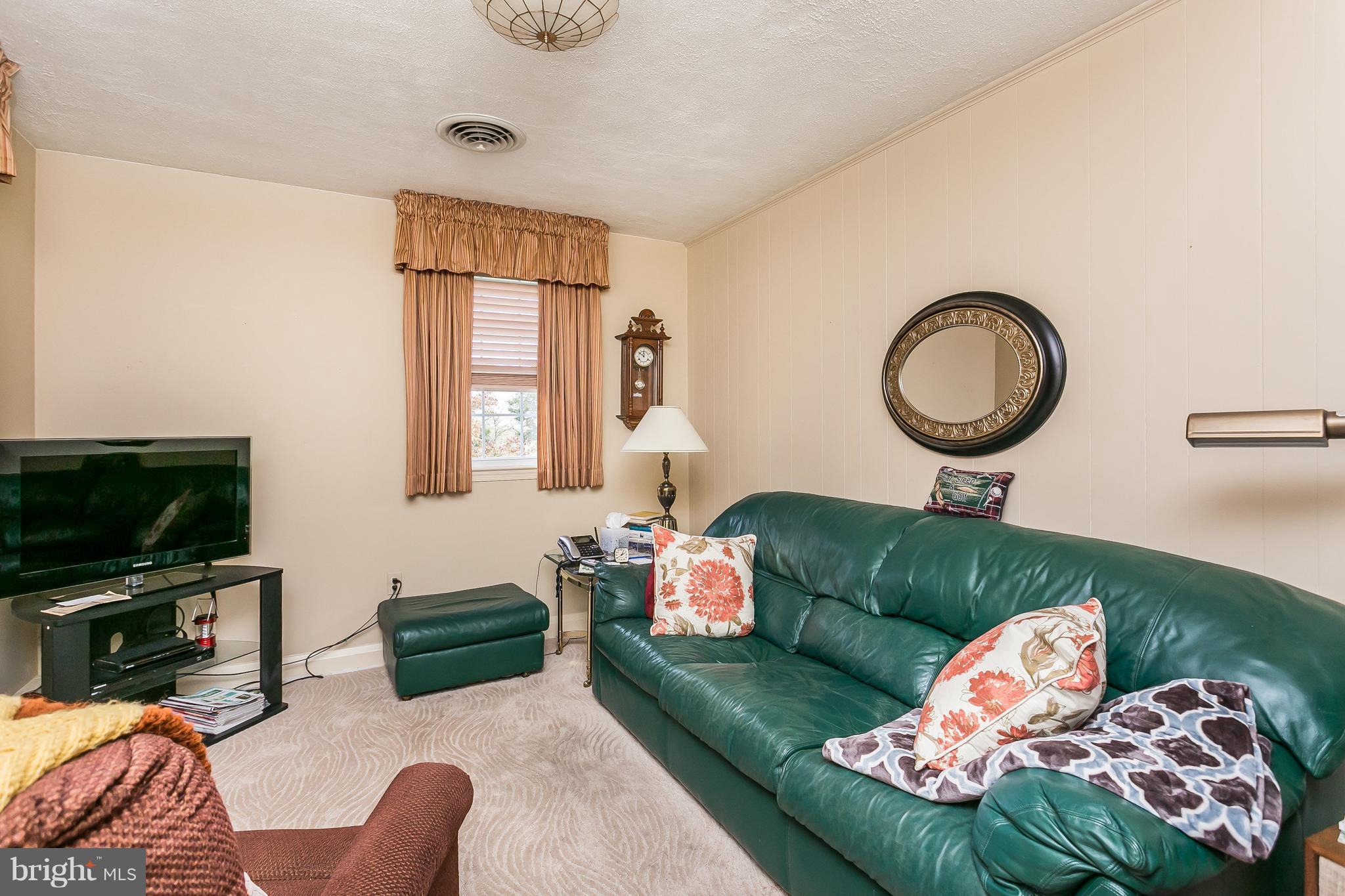 KINGSVILLE - Residential