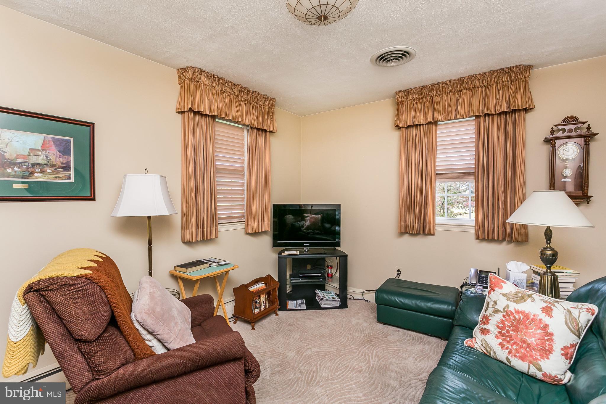 KINGSVILLE - Residential