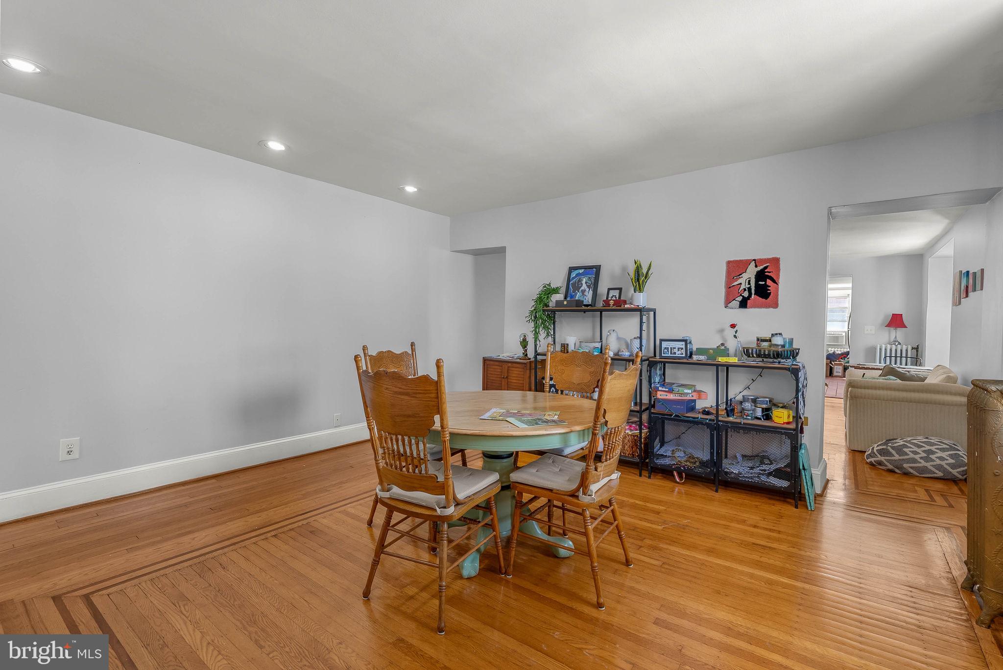 ROXBOROUGH - Residential