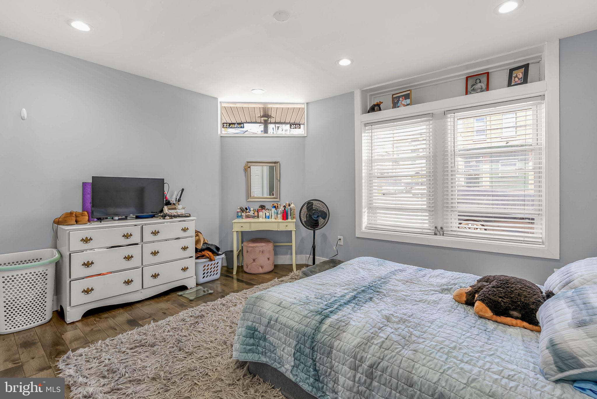 ROXBOROUGH - Residential