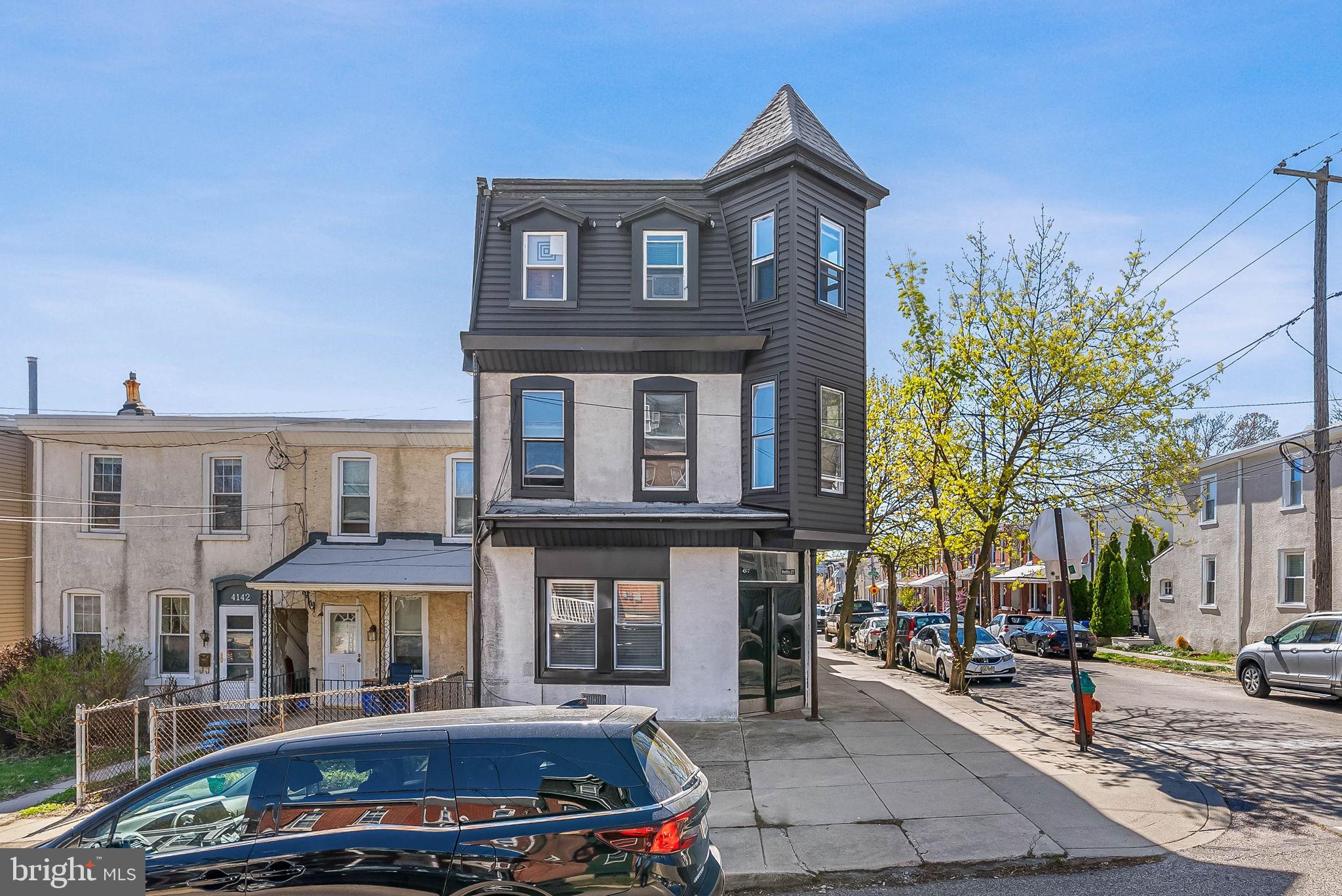 ROXBOROUGH - Residential