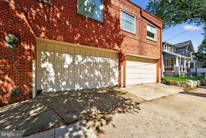 606 RALEIGH PLACE SE