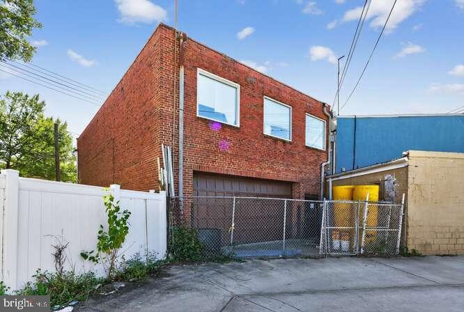 606 RALEIGH PLACE SE