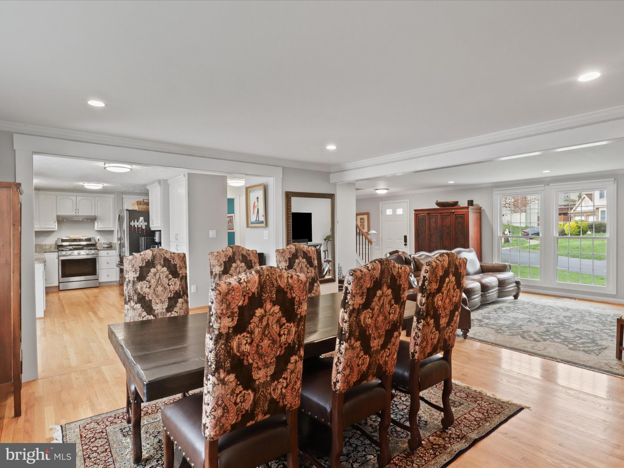 5516 YELLOW RAIL COURT