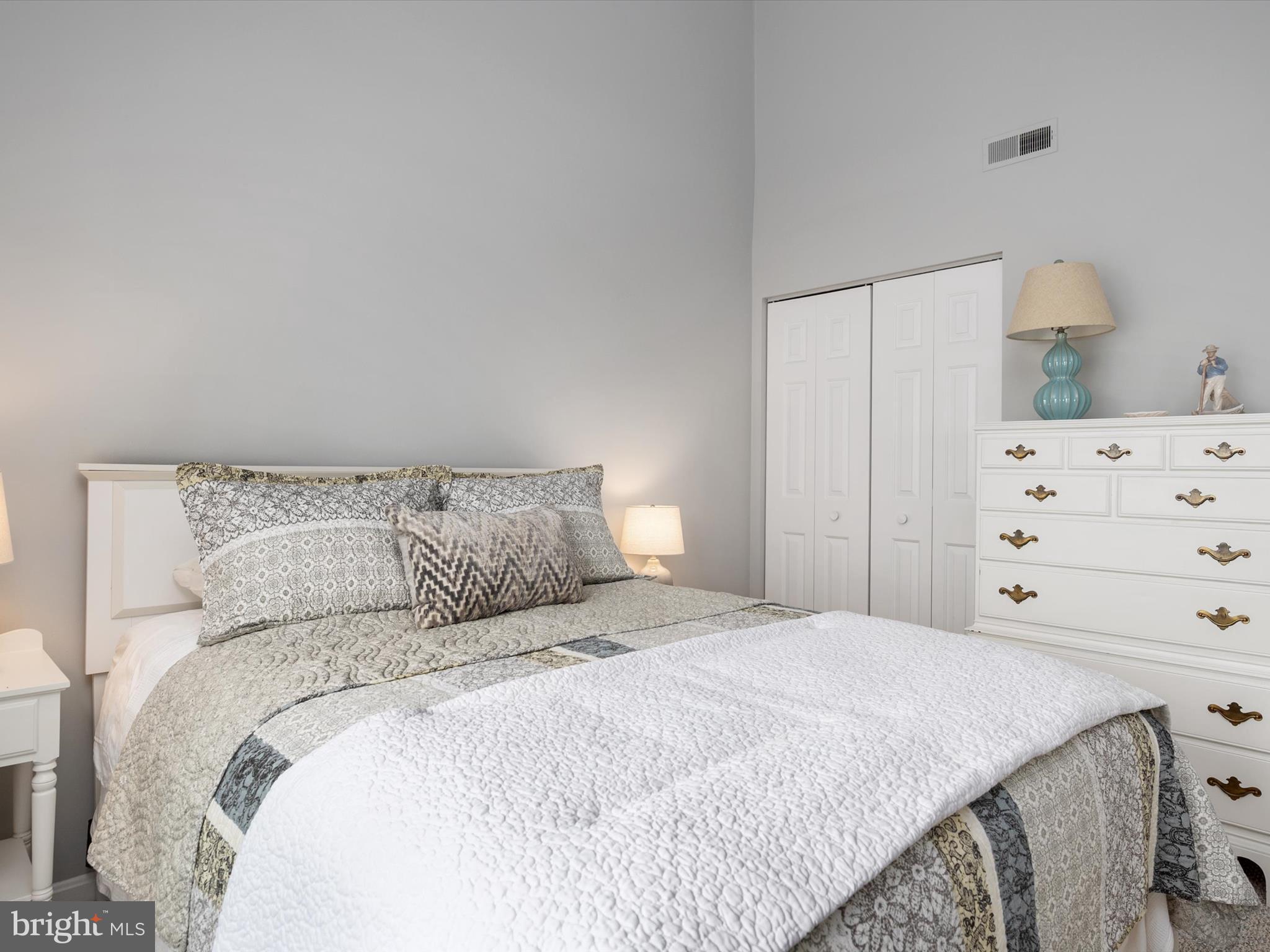 THOMPSON CREEK CONDOS - Residential