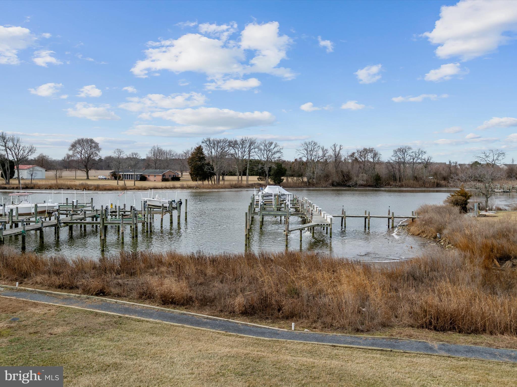 THOMPSON CREEK CONDOS - Residential