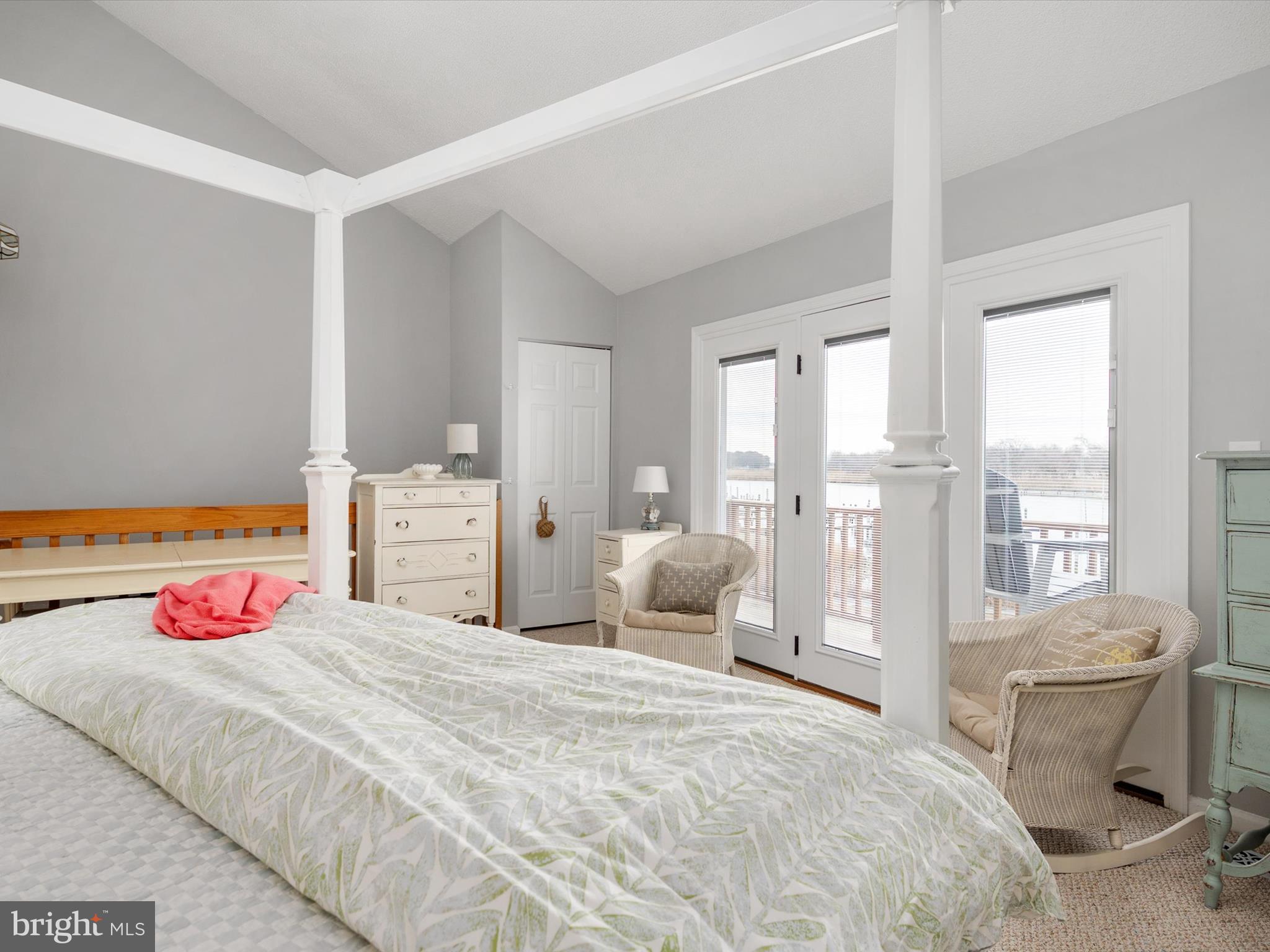 THOMPSON CREEK CONDOS - Residential