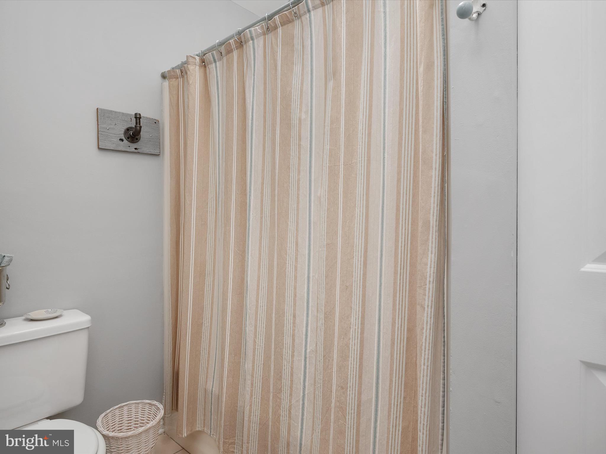 THOMPSON CREEK CONDOS - Residential