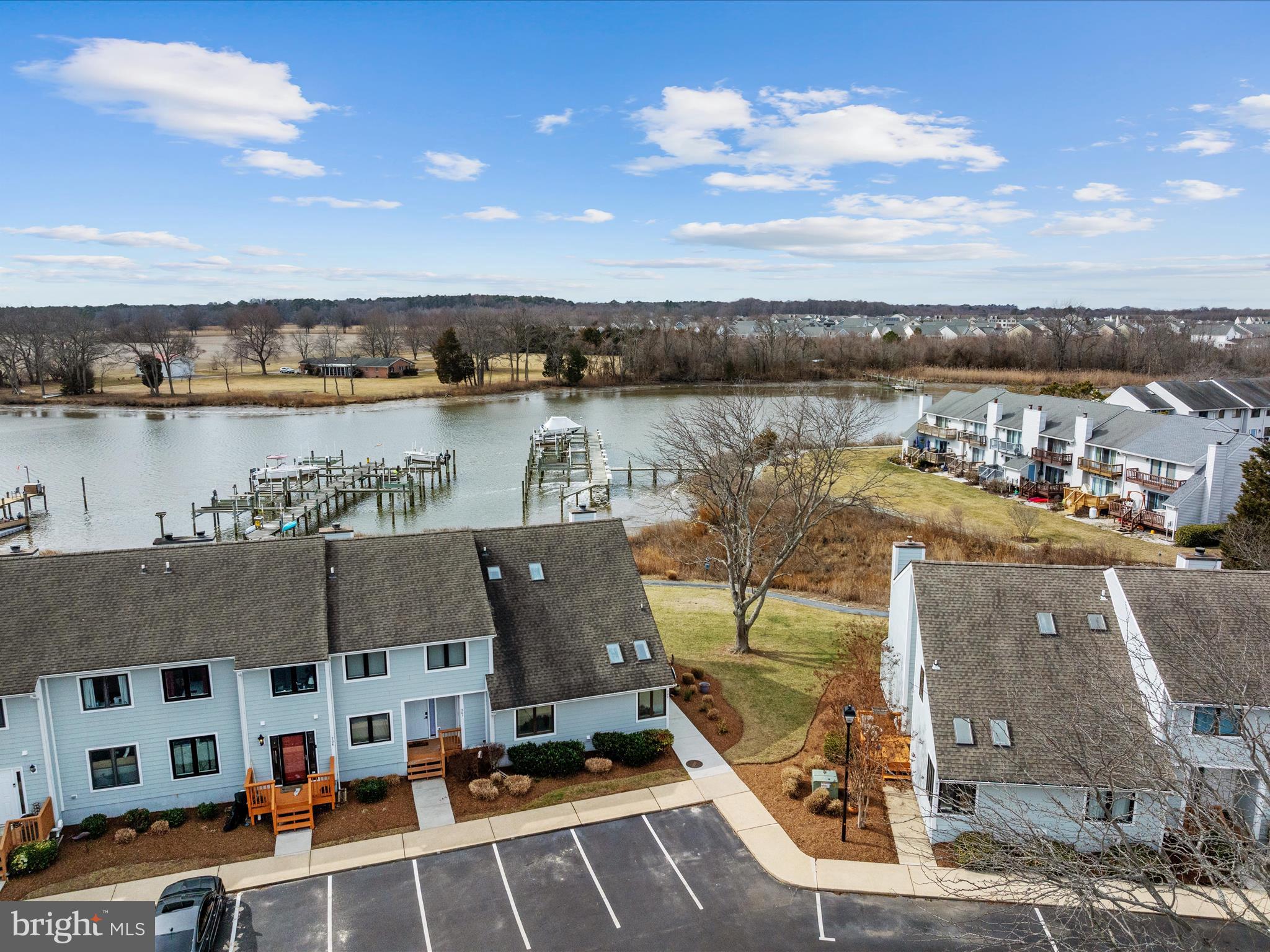 THOMPSON CREEK CONDOS - Residential