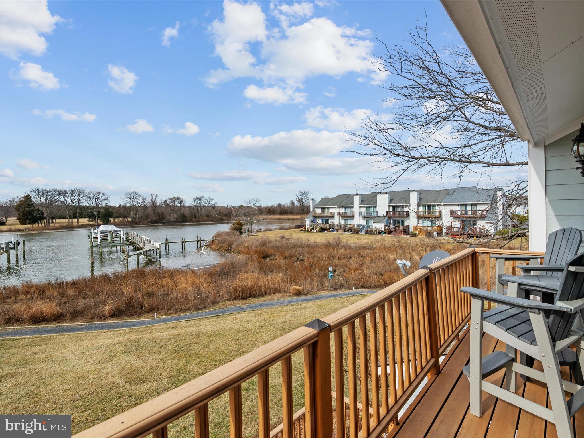 THOMPSON CREEK CONDOS - Residential