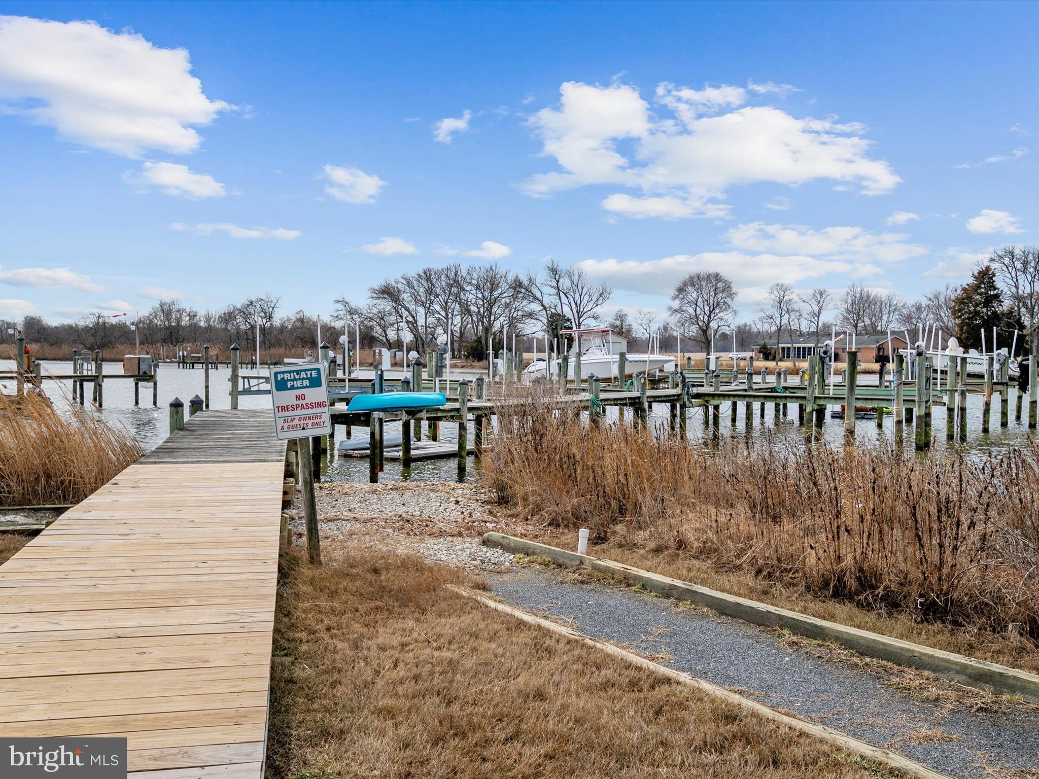 THOMPSON CREEK CONDOS - Residential