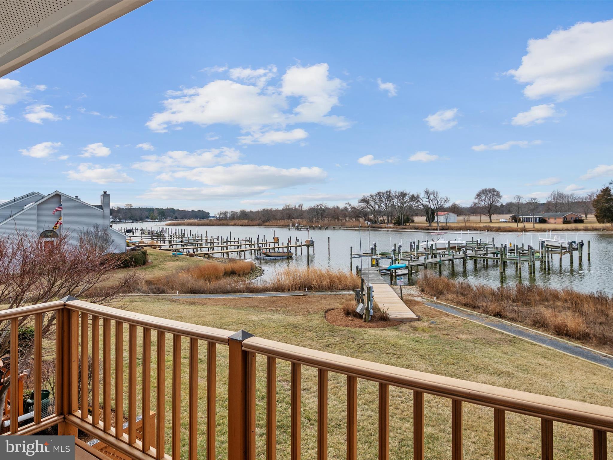 THOMPSON CREEK CONDOS - Residential