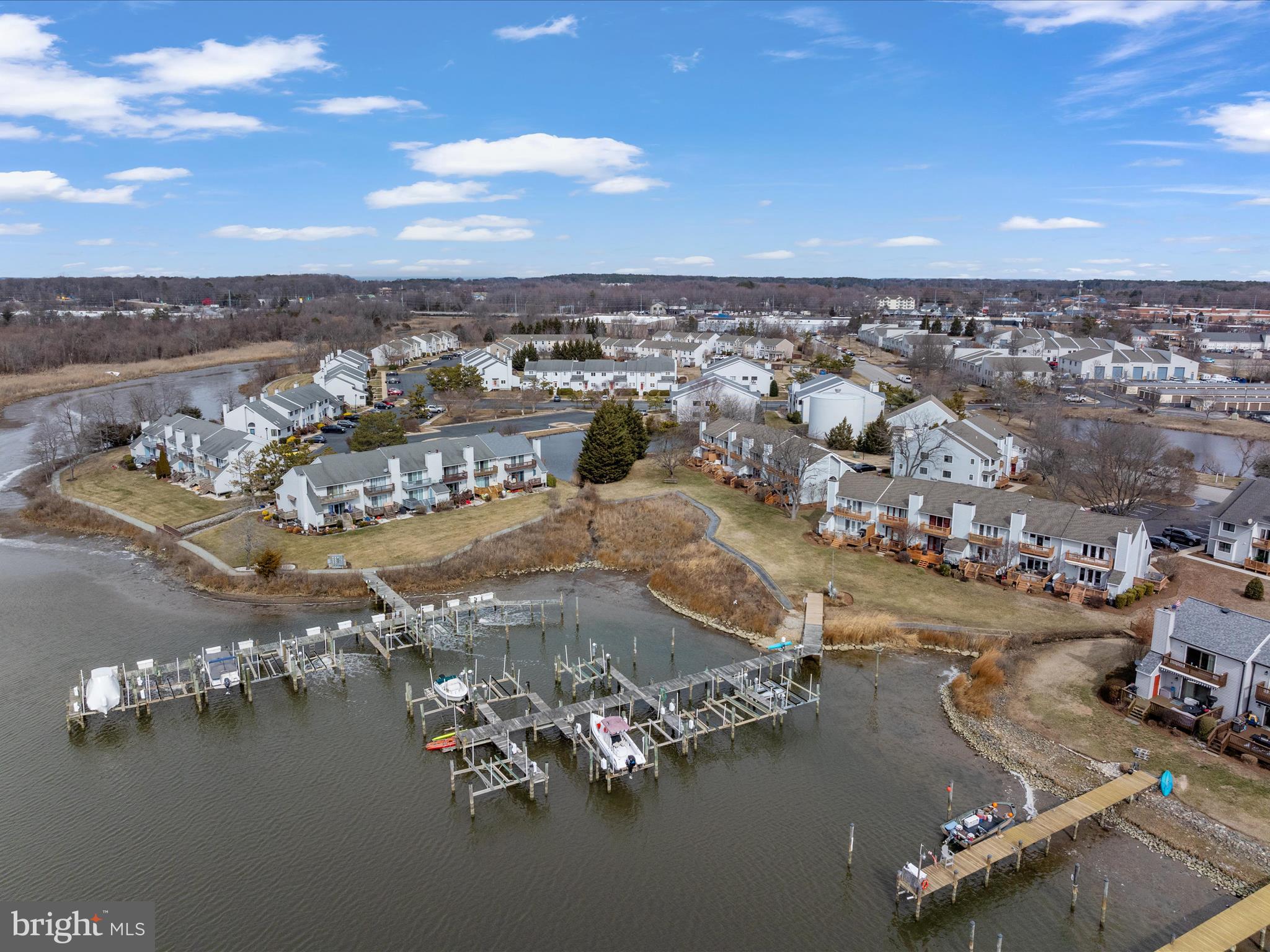 THOMPSON CREEK CONDOS - Residential