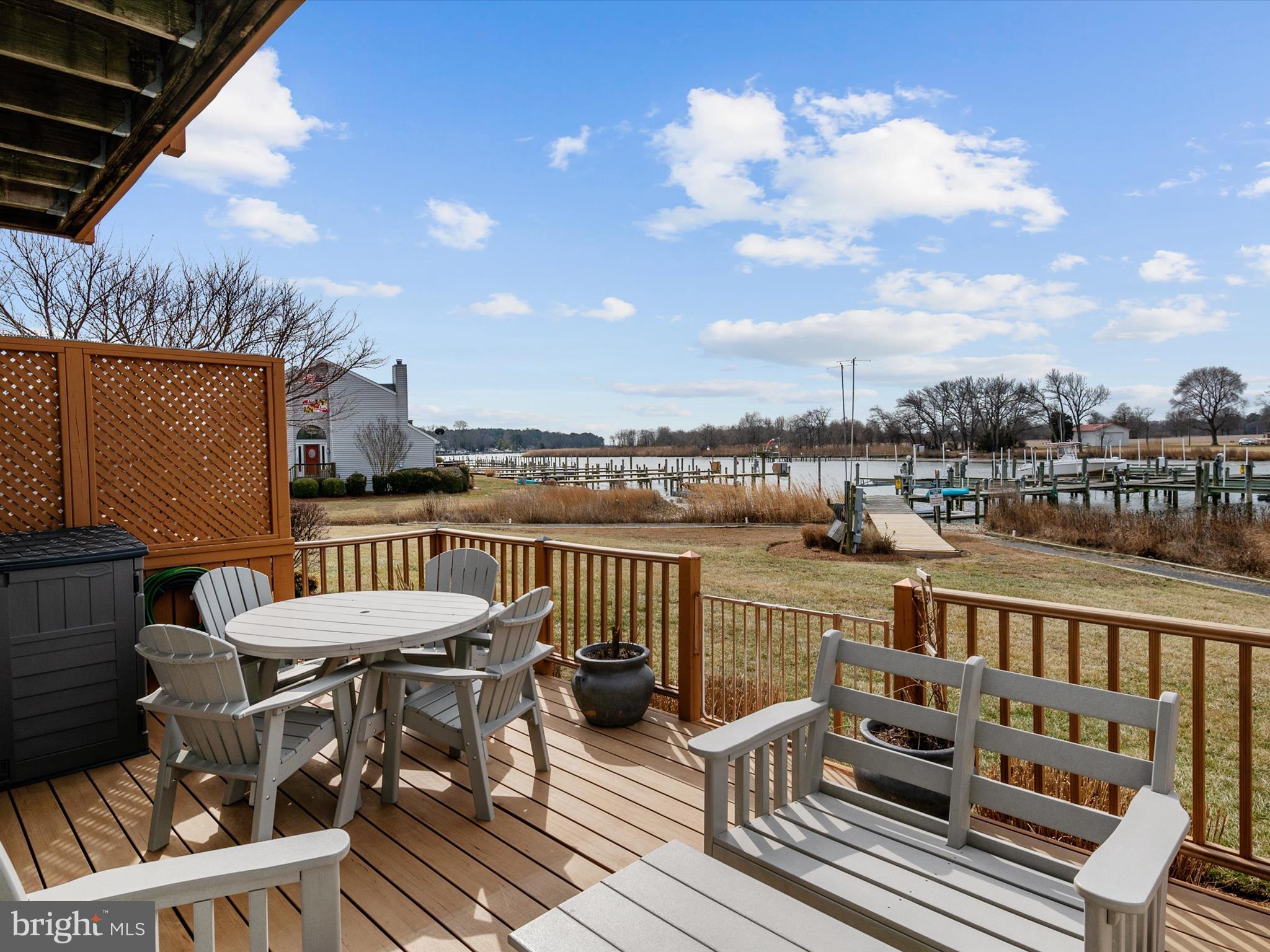 THOMPSON CREEK CONDOS - Residential