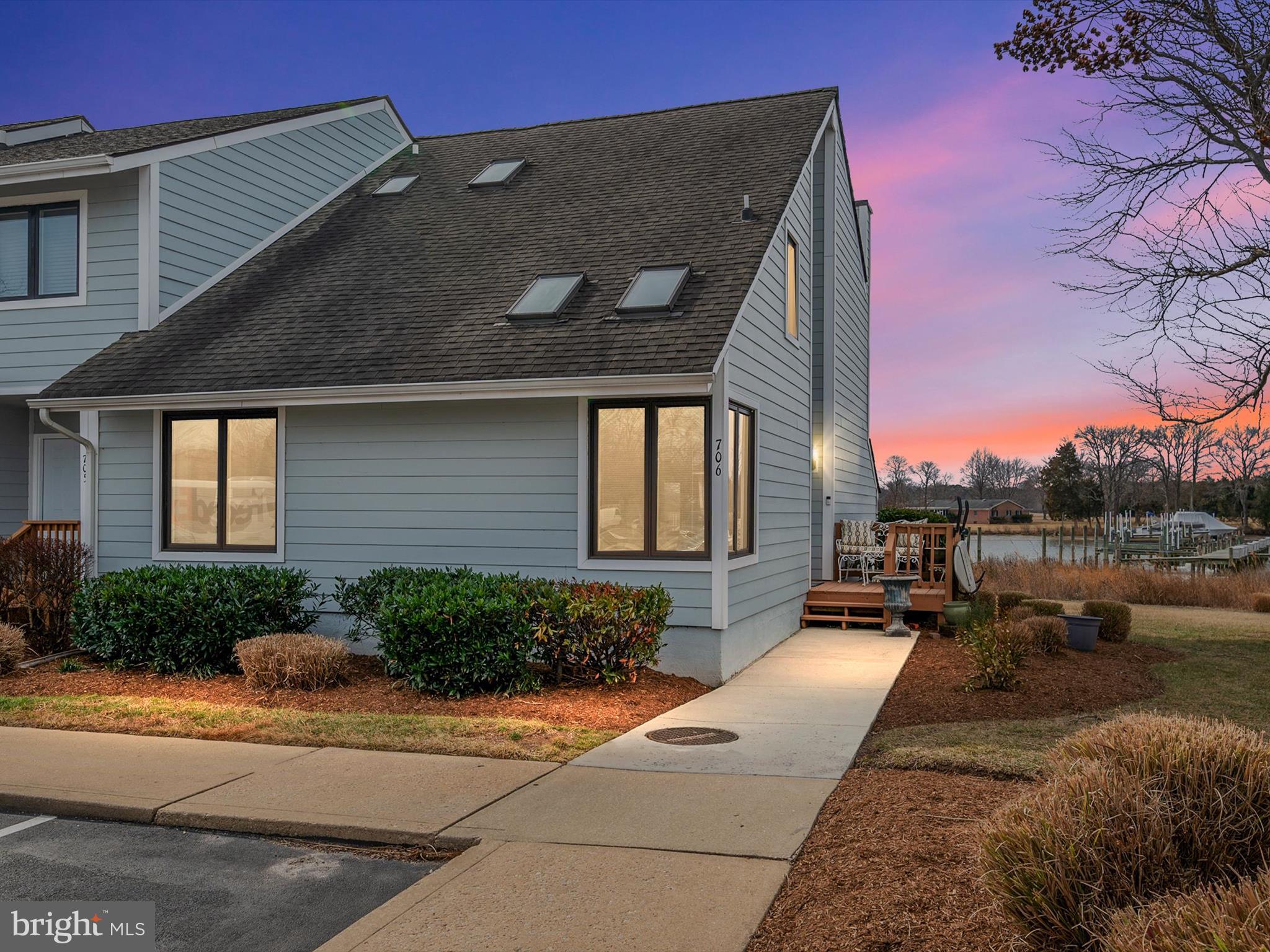 THOMPSON CREEK CONDOS - Residential