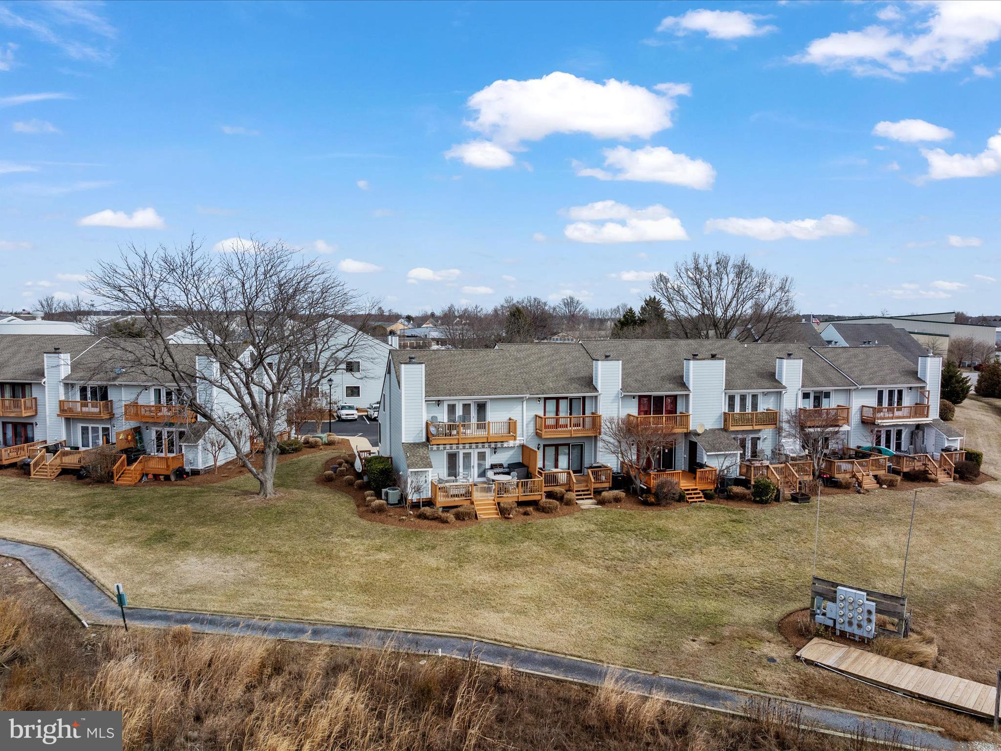 THOMPSON CREEK CONDOS - Residential